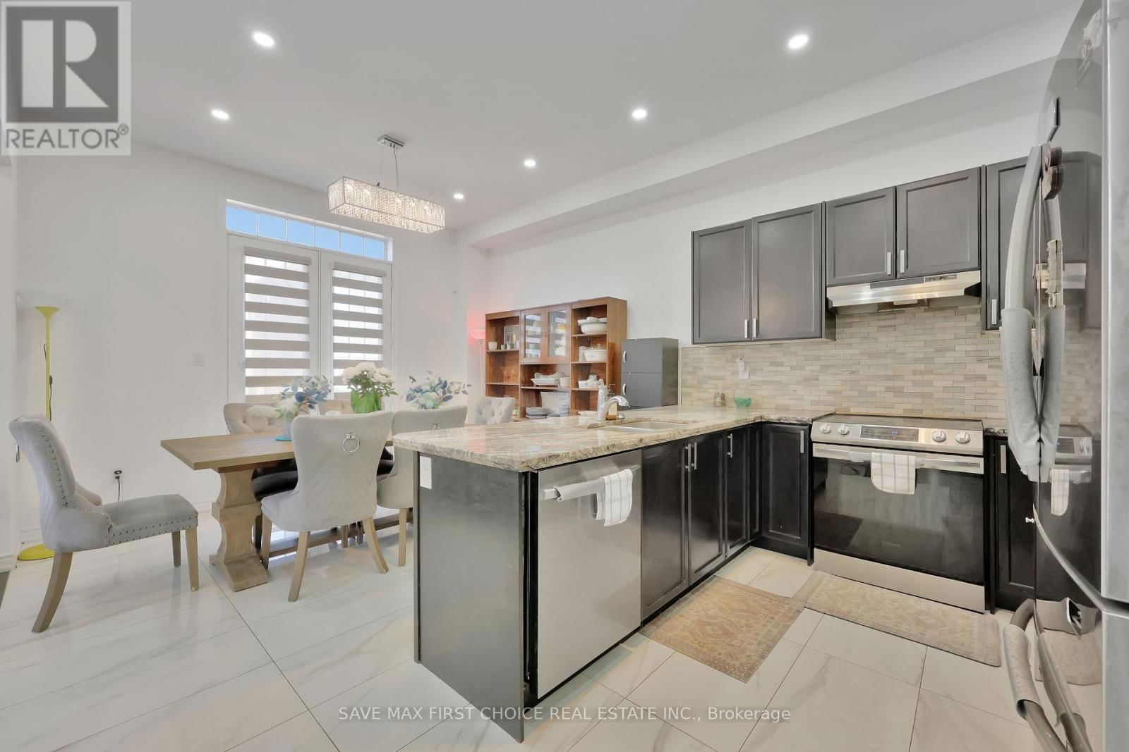 1 ROWLEY STREET Image 13