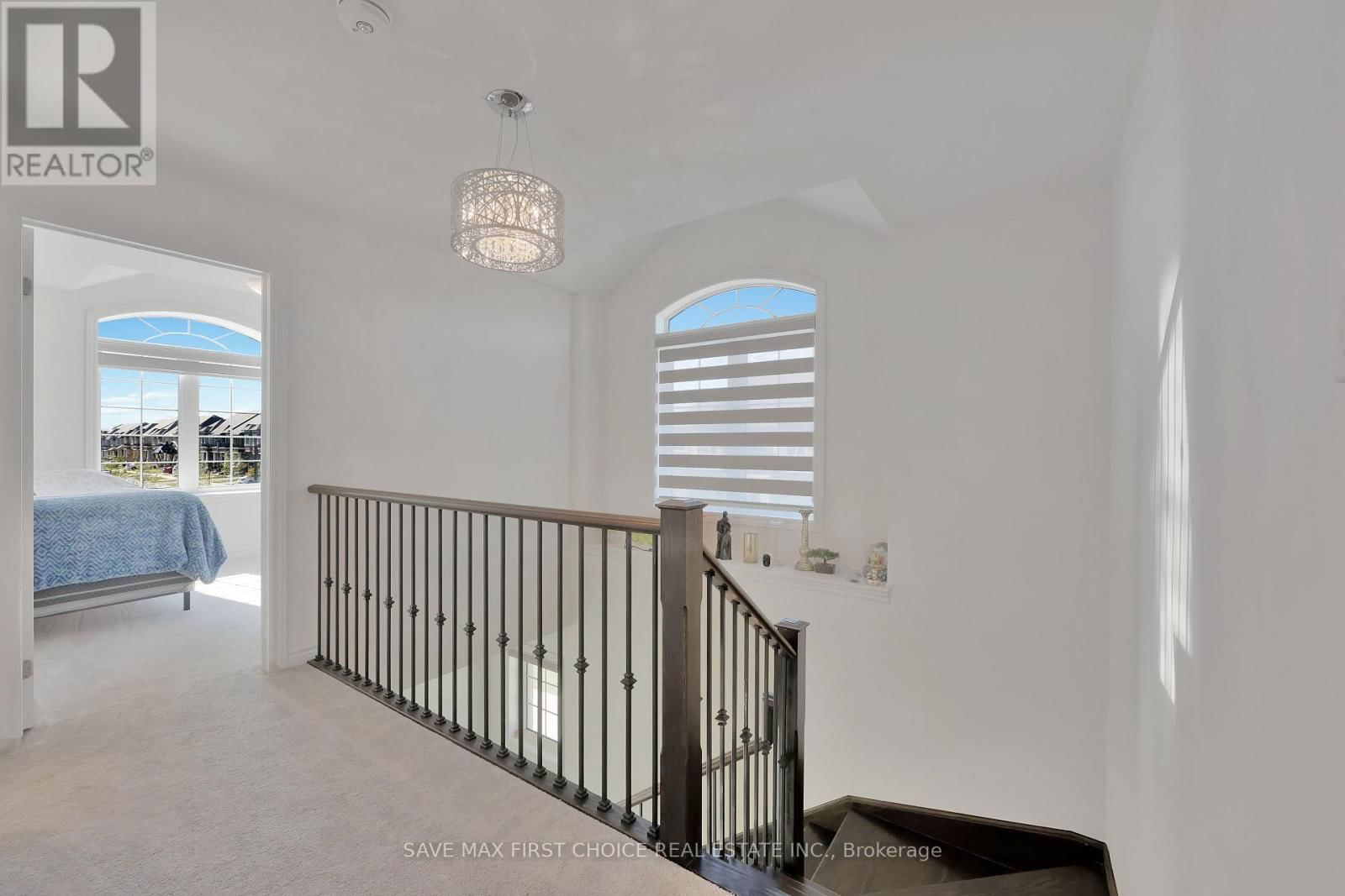1 ROWLEY STREET Image 22
