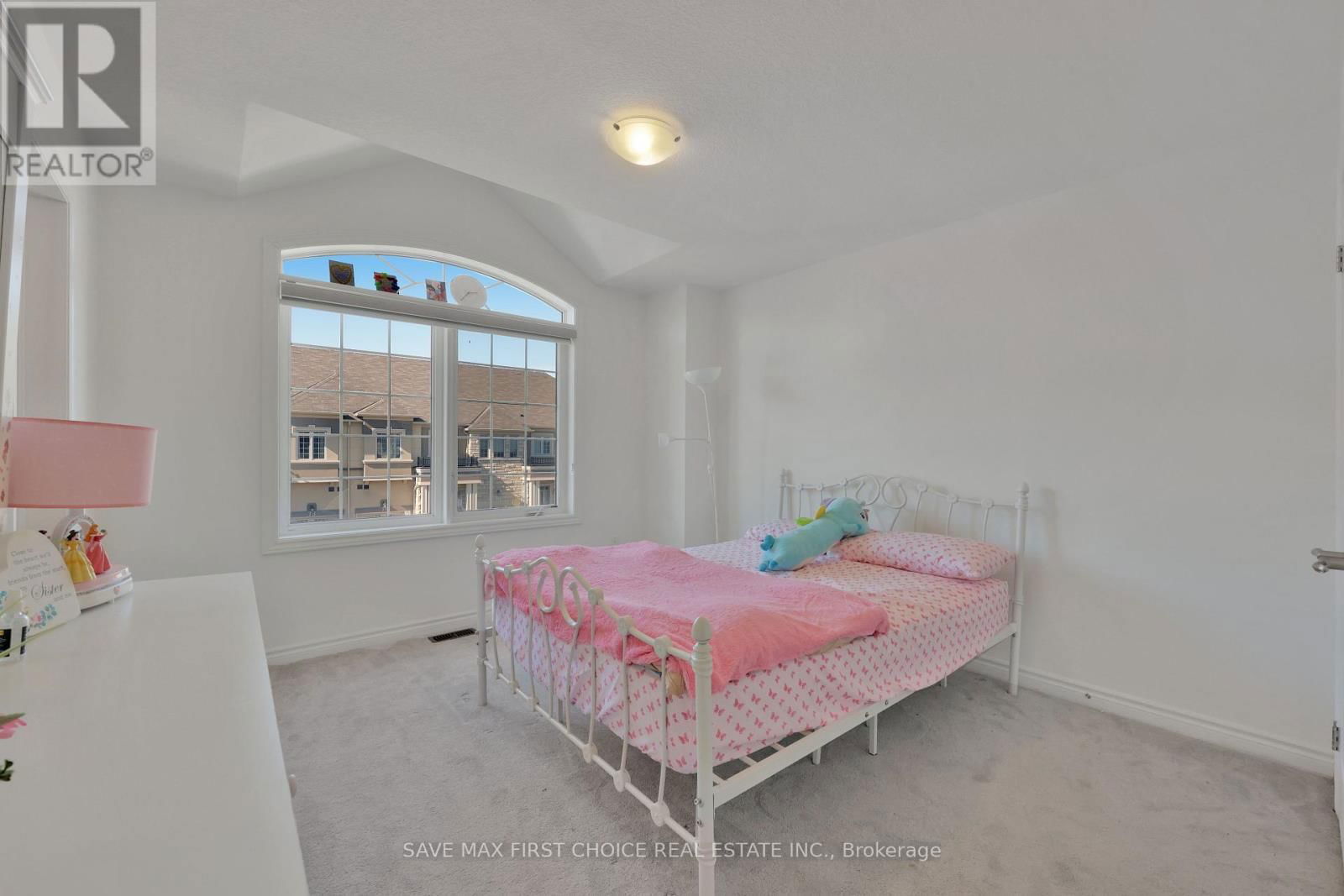 1 ROWLEY STREET Image 31