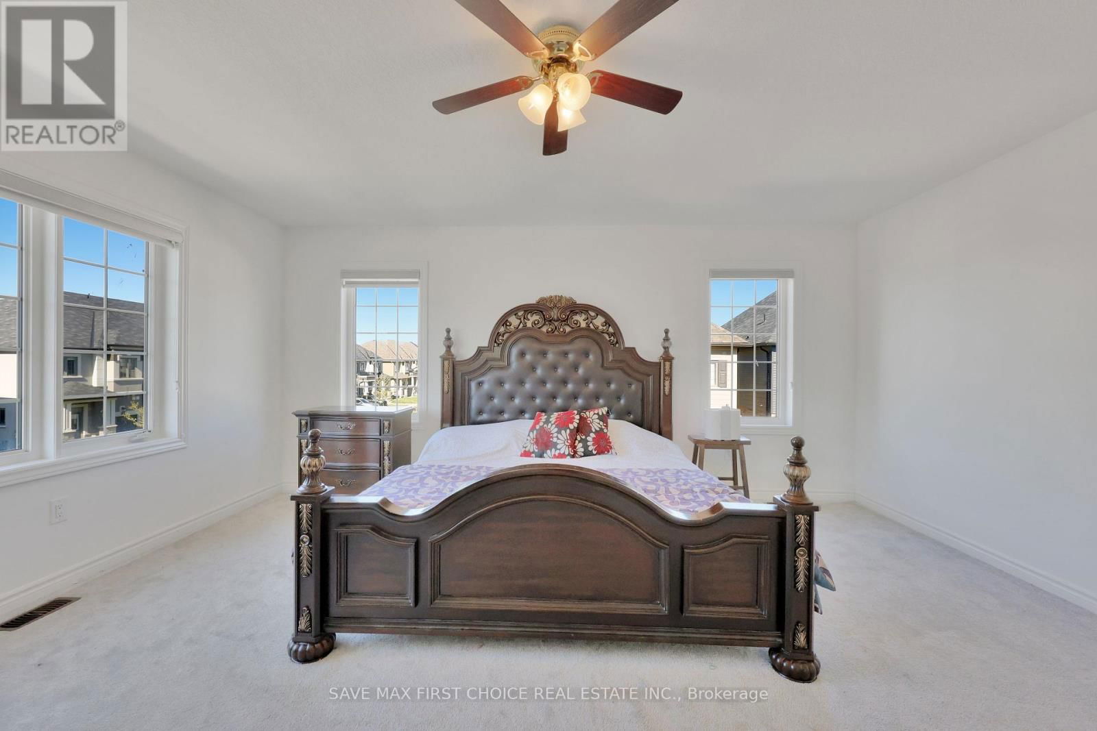 1 ROWLEY STREET Image 34