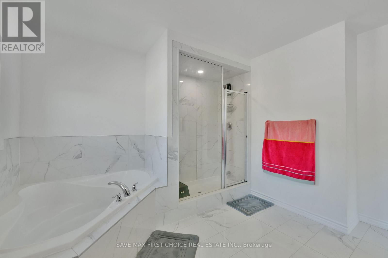 1 ROWLEY STREET Image 37