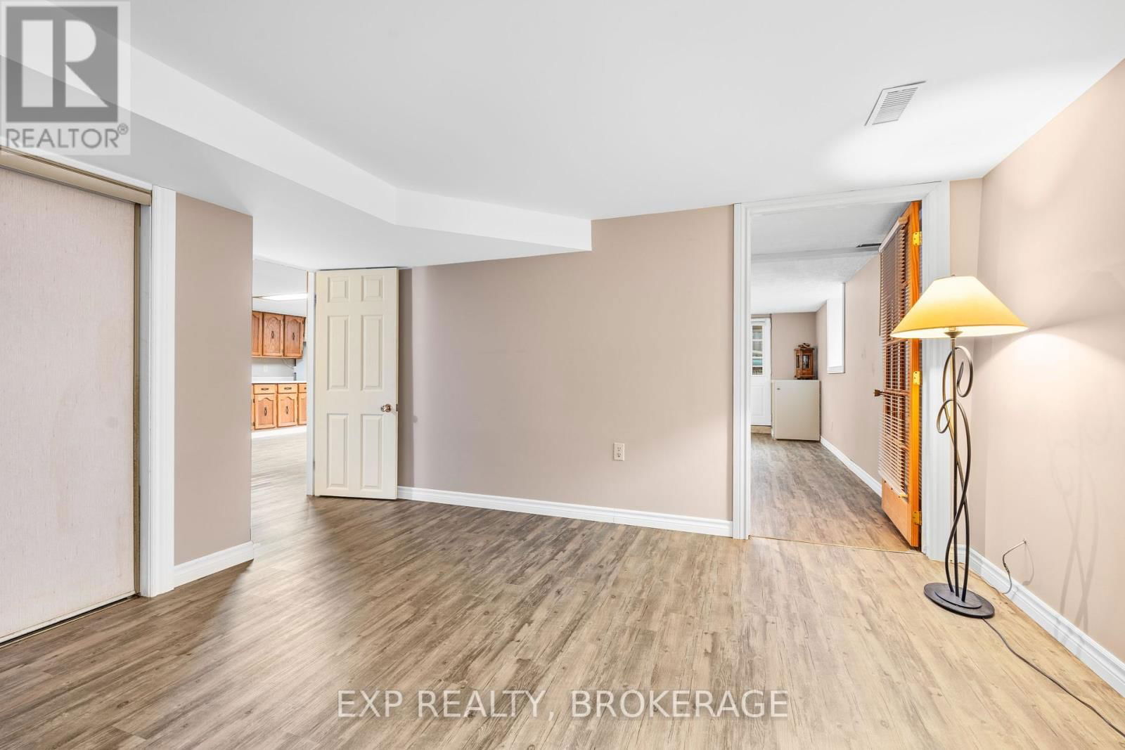 103 WILLOWBANK ROAD EAST Image 30