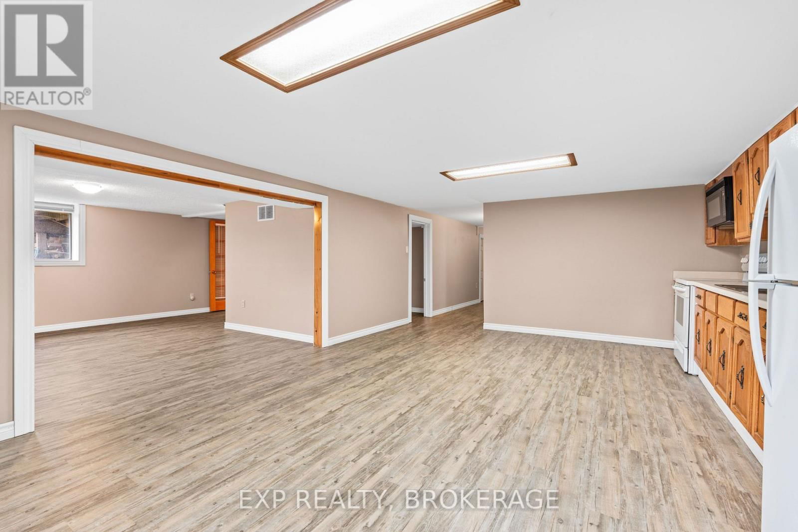 103 WILLOWBANK ROAD EAST Image 35