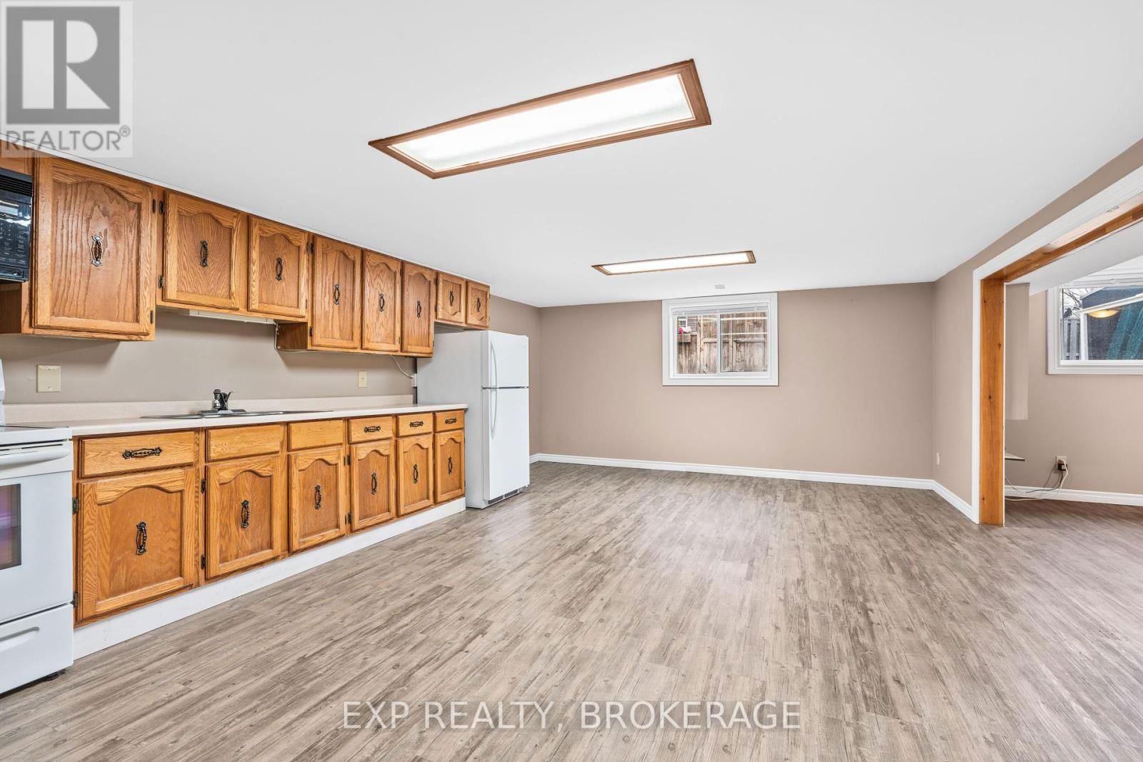 103 WILLOWBANK ROAD EAST Image 36