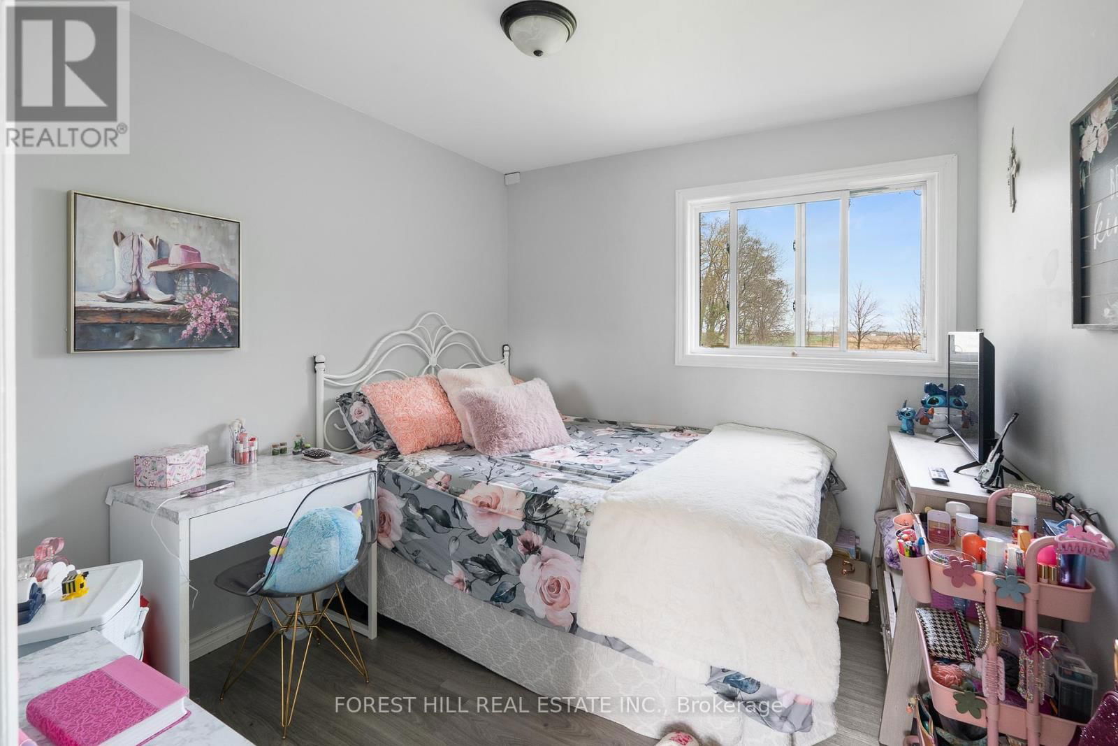 2024 DUFFERIN AVENUE Image 25