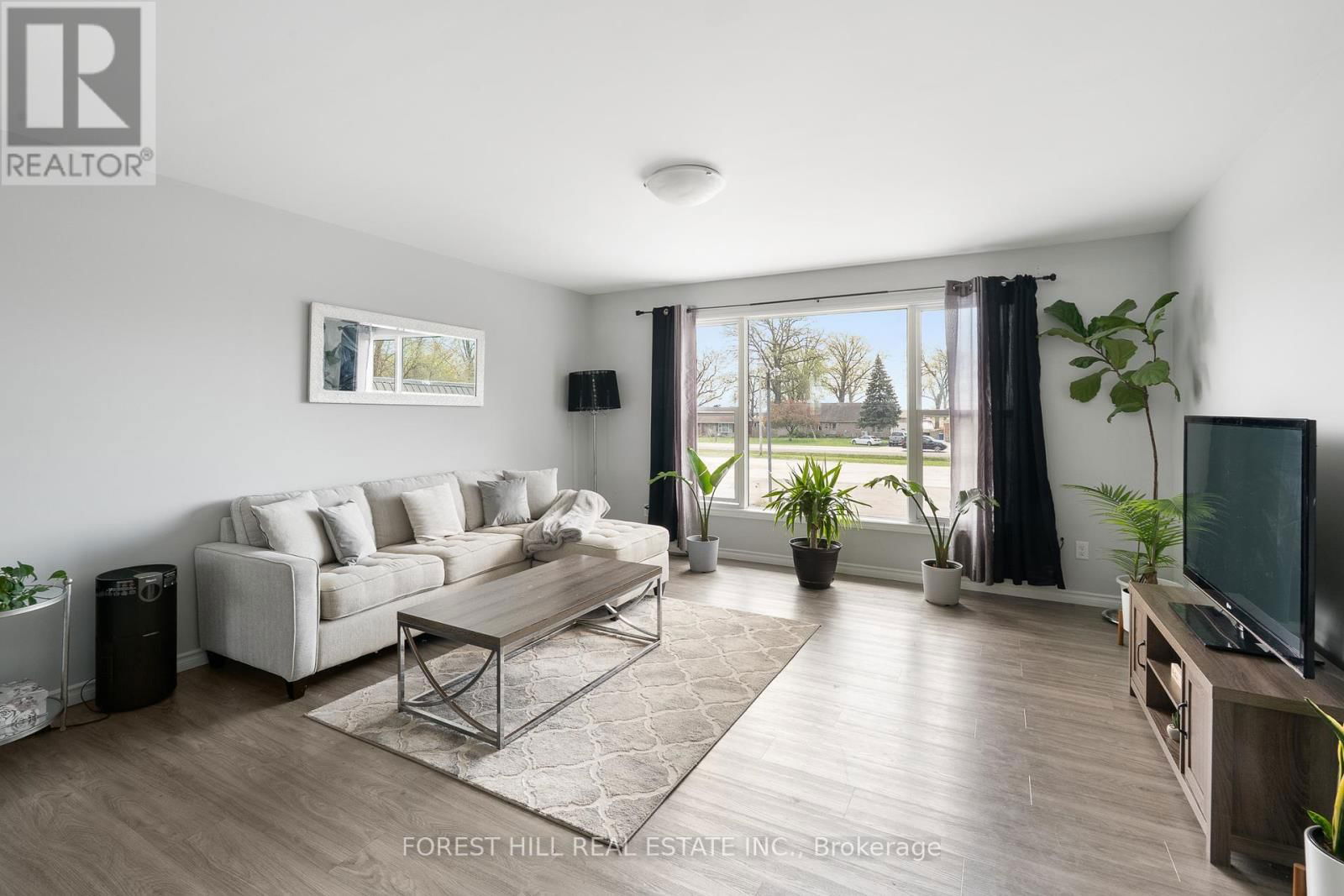 2024 DUFFERIN AVENUE Image 27