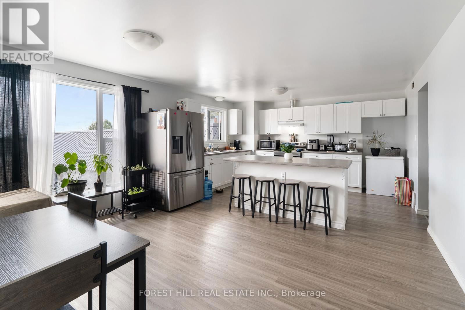 2024 DUFFERIN AVENUE Image 30