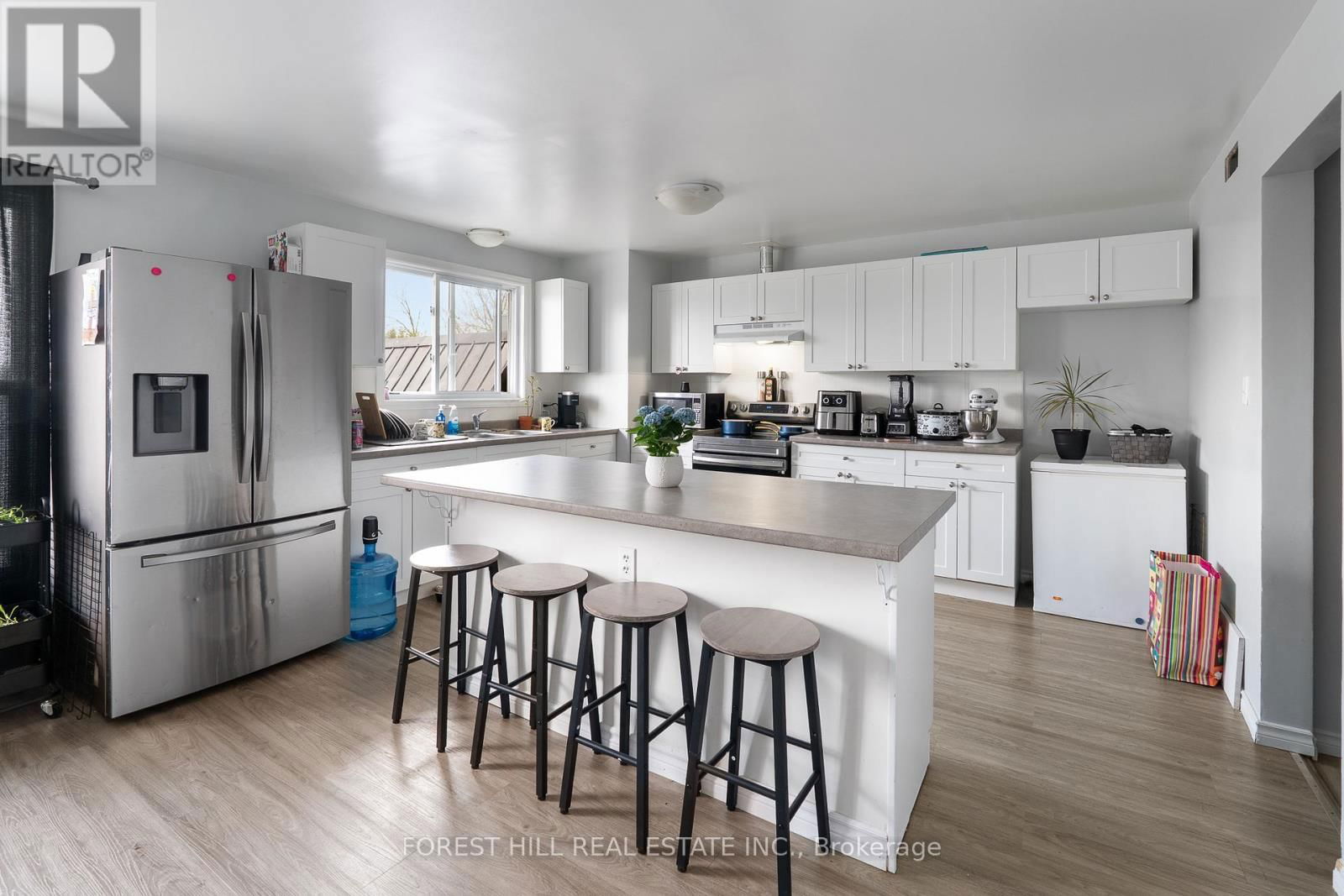 2024 DUFFERIN AVENUE Image 31