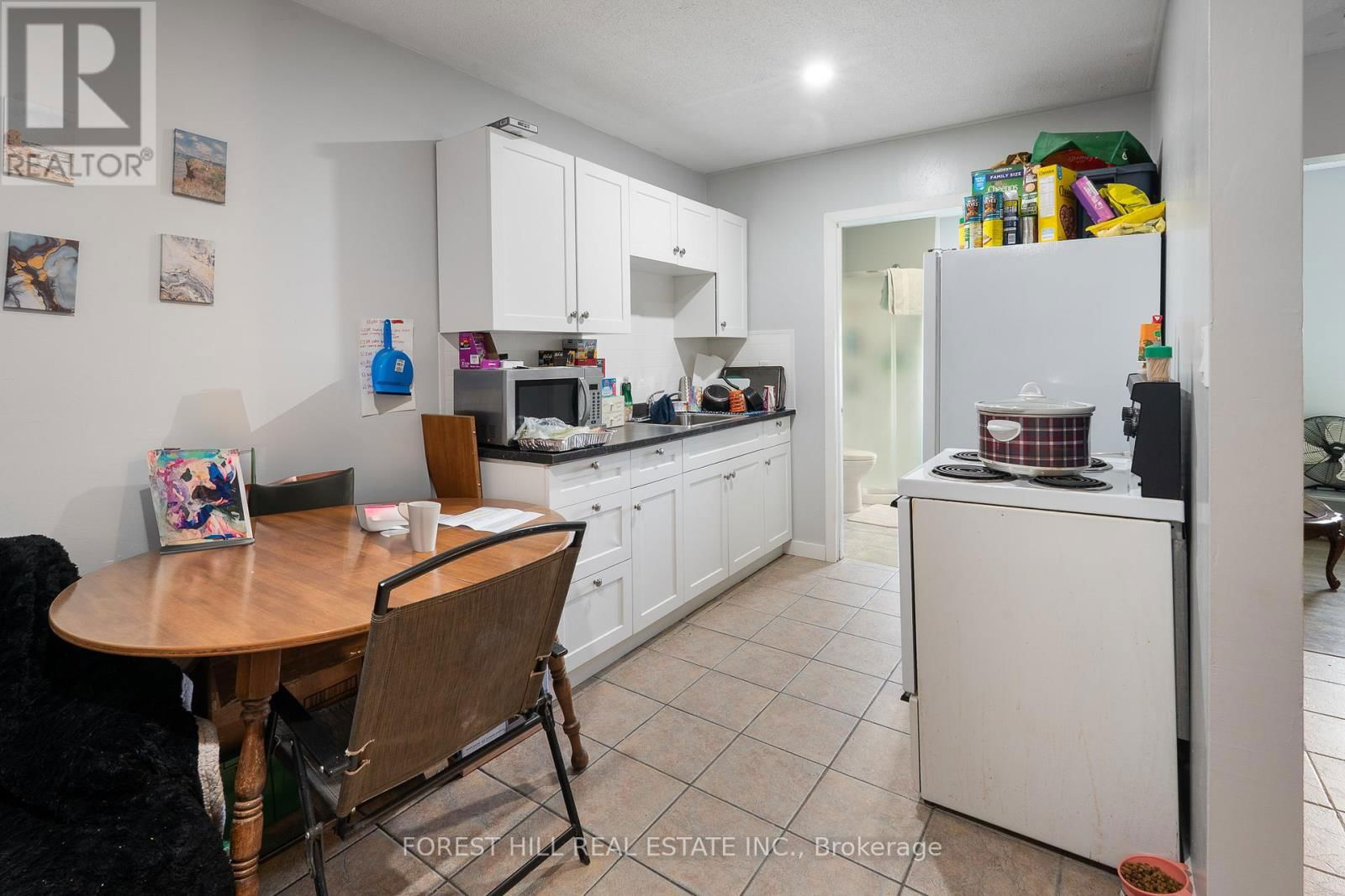 2024 DUFFERIN AVENUE Image 38