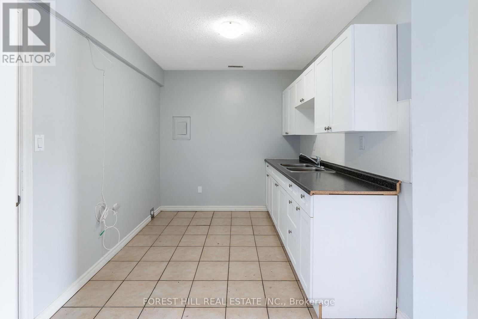 2024 DUFFERIN AVENUE Image 42
