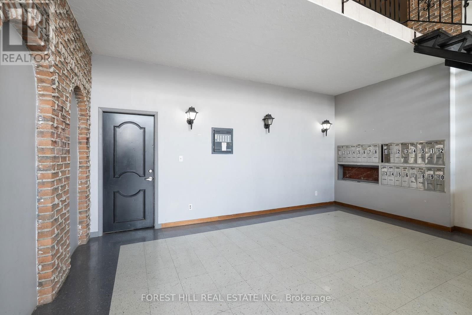 2024 DUFFERIN AVENUE Image 49