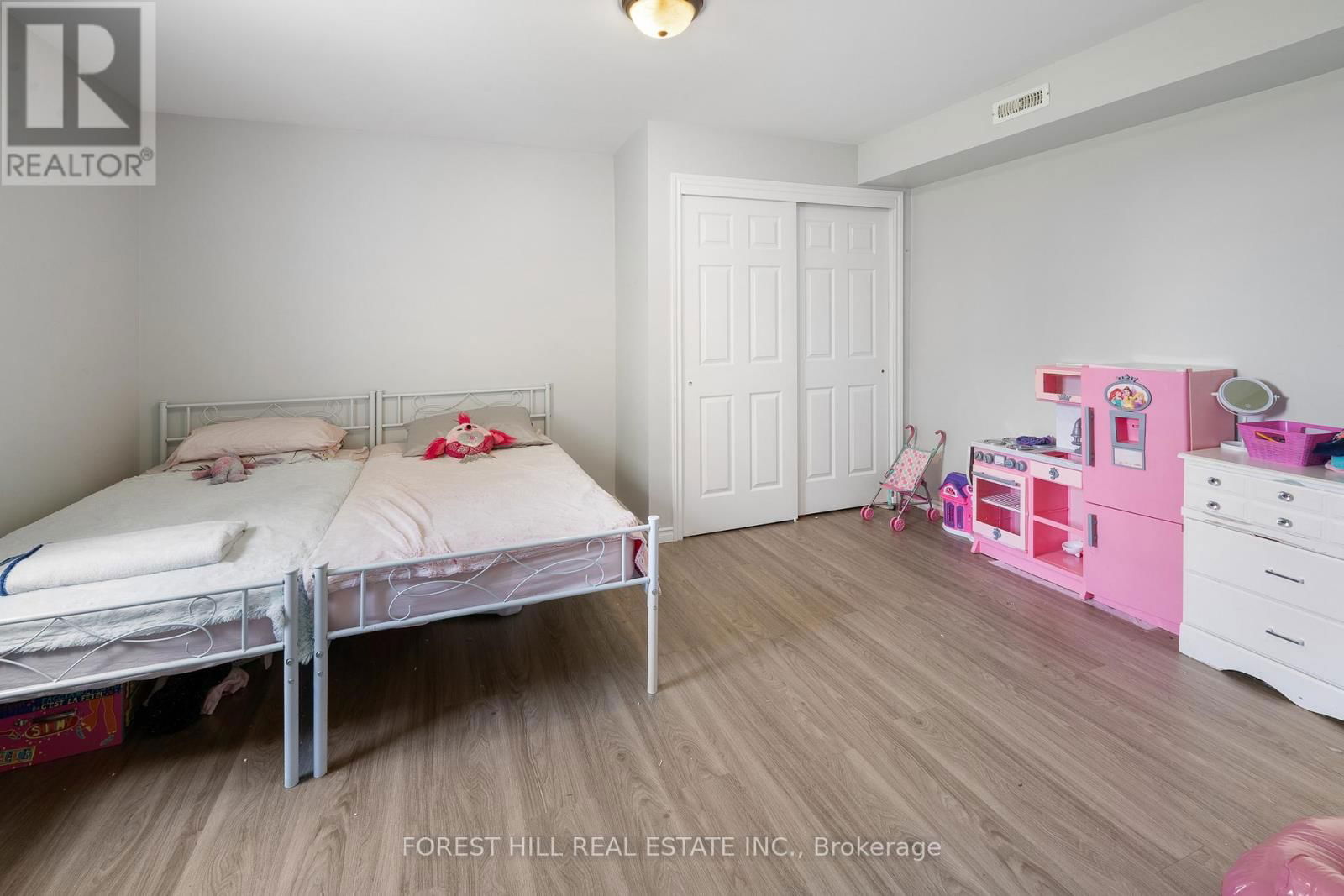 2024 DUFFERIN AVENUE Image 36