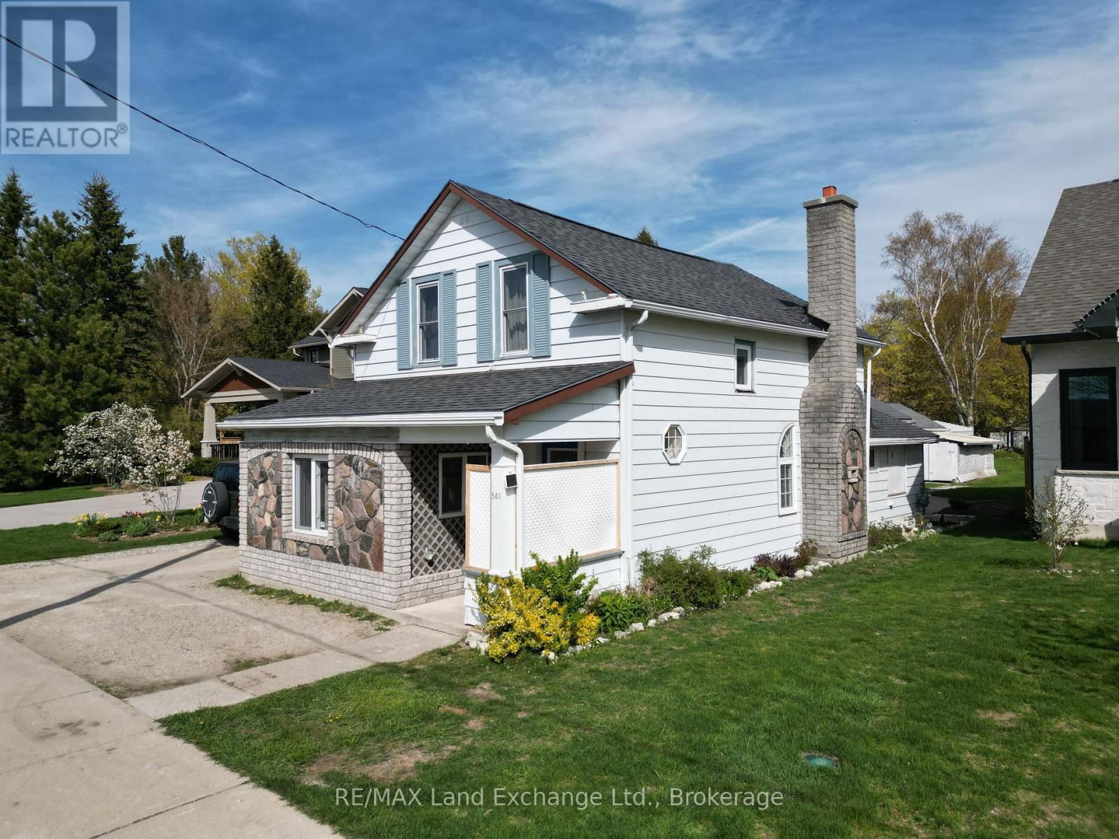 581 HURON TERRACE Image 2