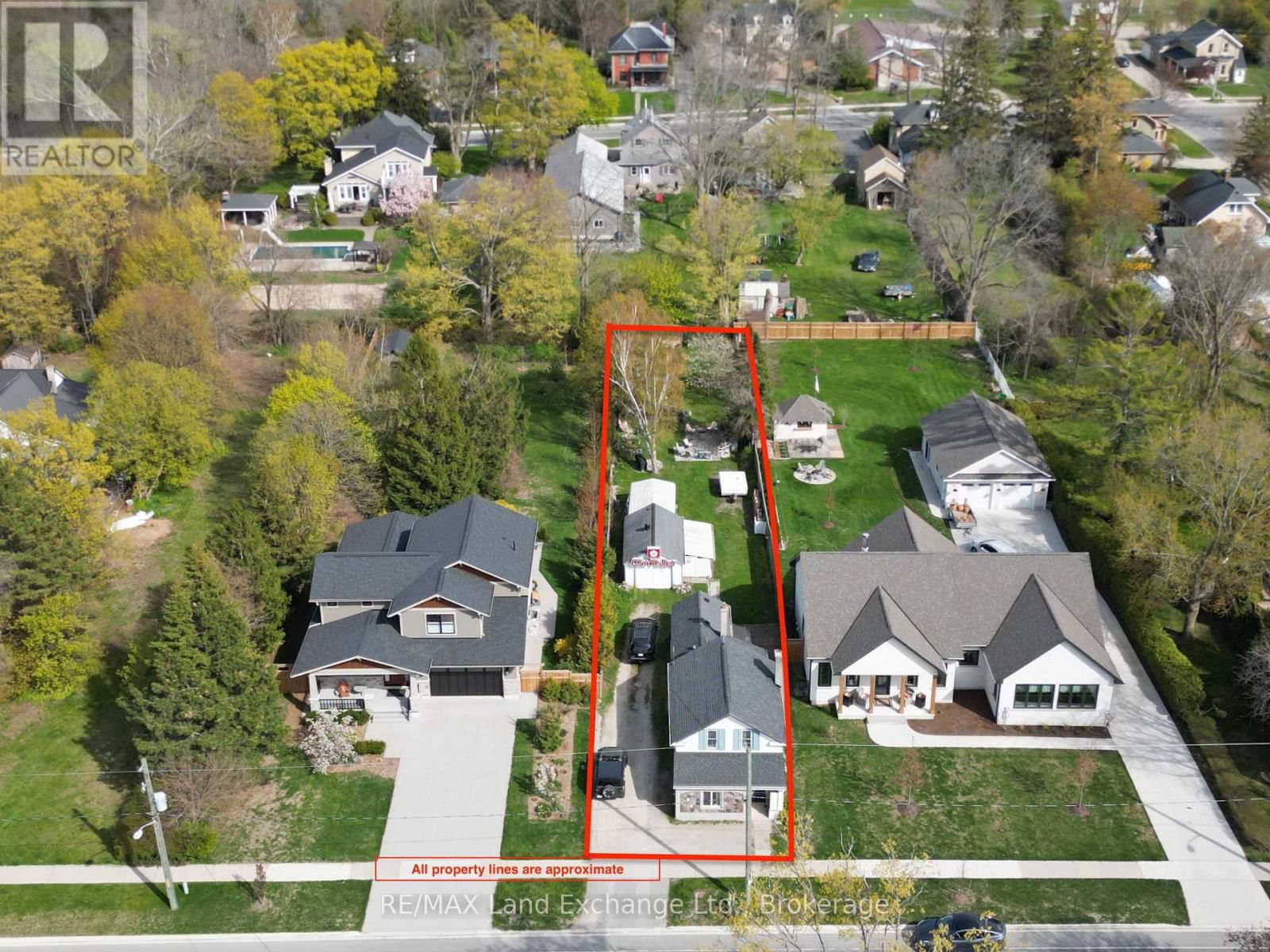 581 HURON TERRACE Image 26
