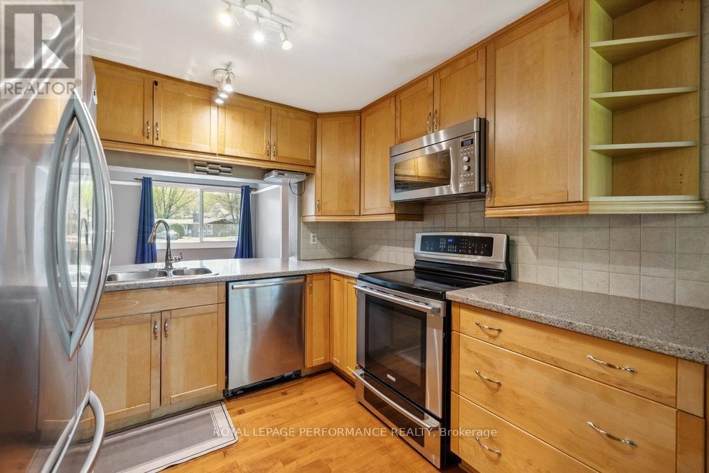 2045 DEERHURST COURT Image 10
