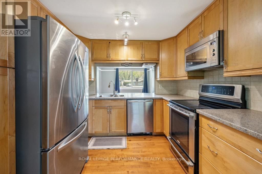 2045 DEERHURST COURT Image 11