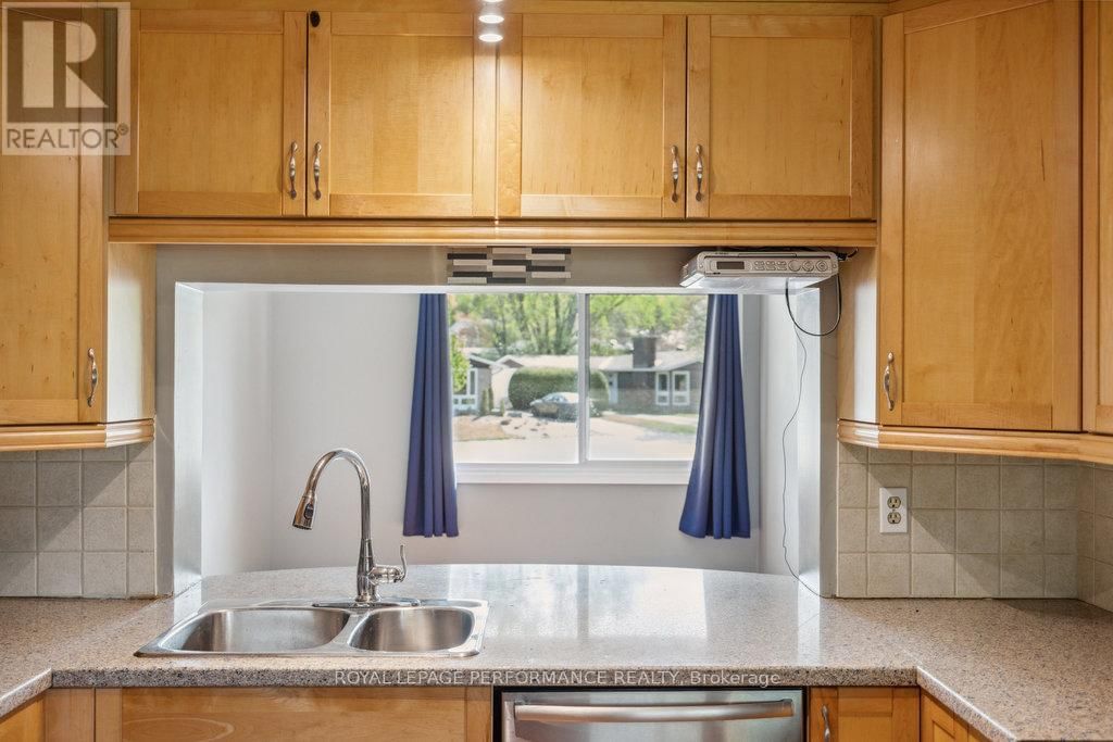 2045 DEERHURST COURT Image 12