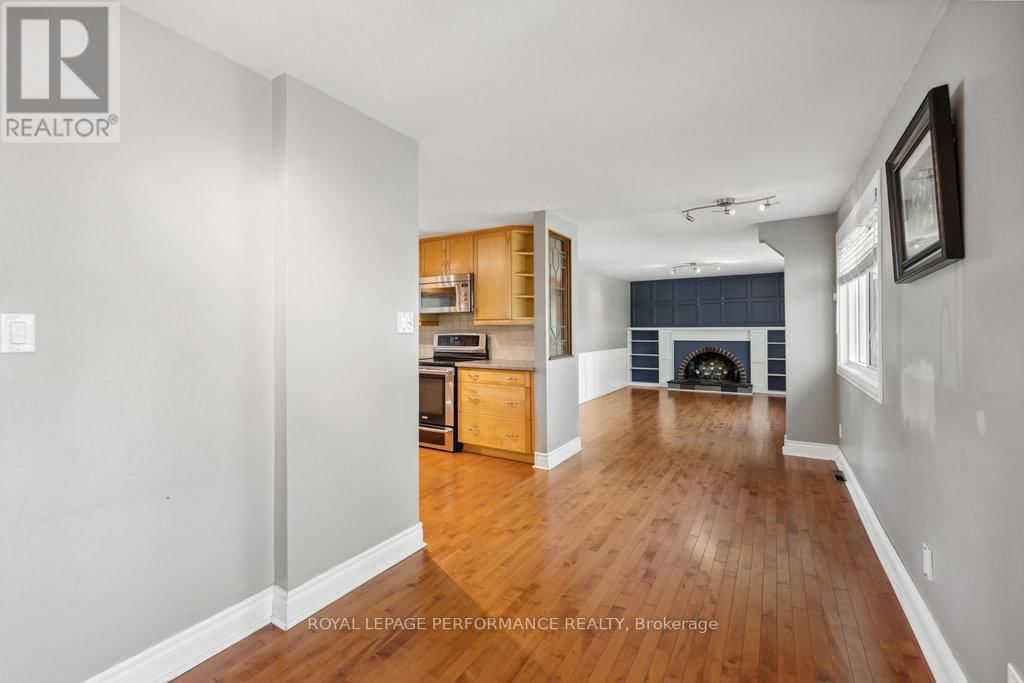 2045 DEERHURST COURT Image 15