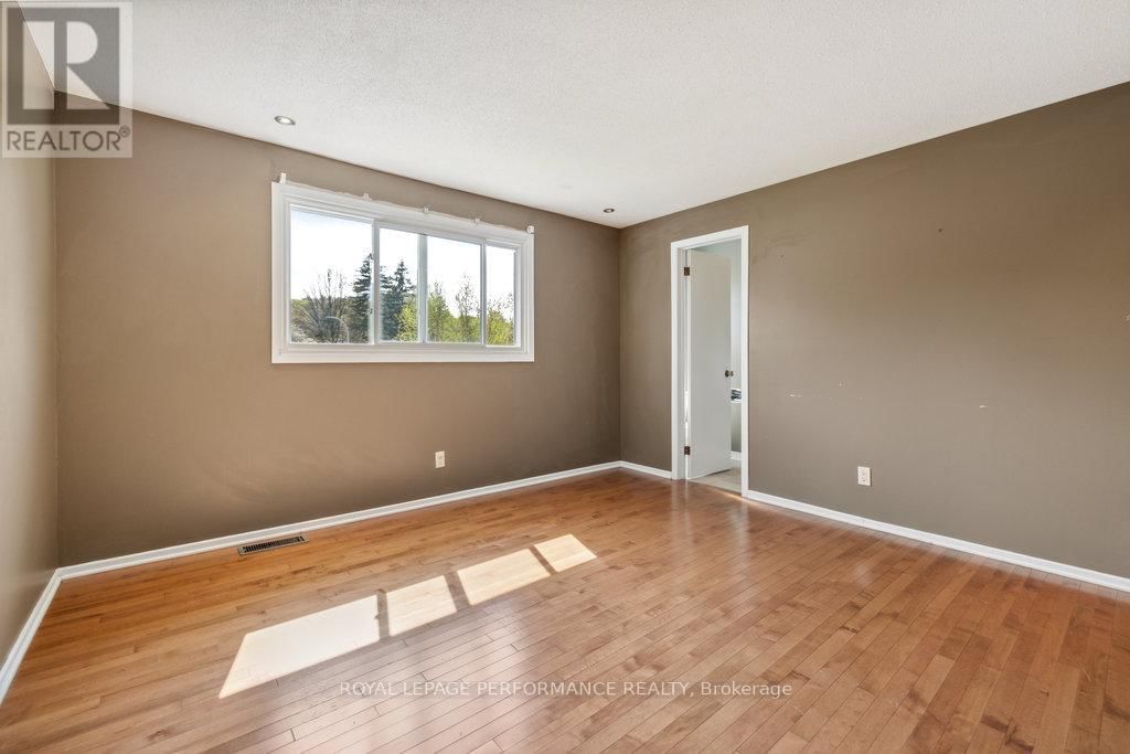 2045 DEERHURST COURT Image 31