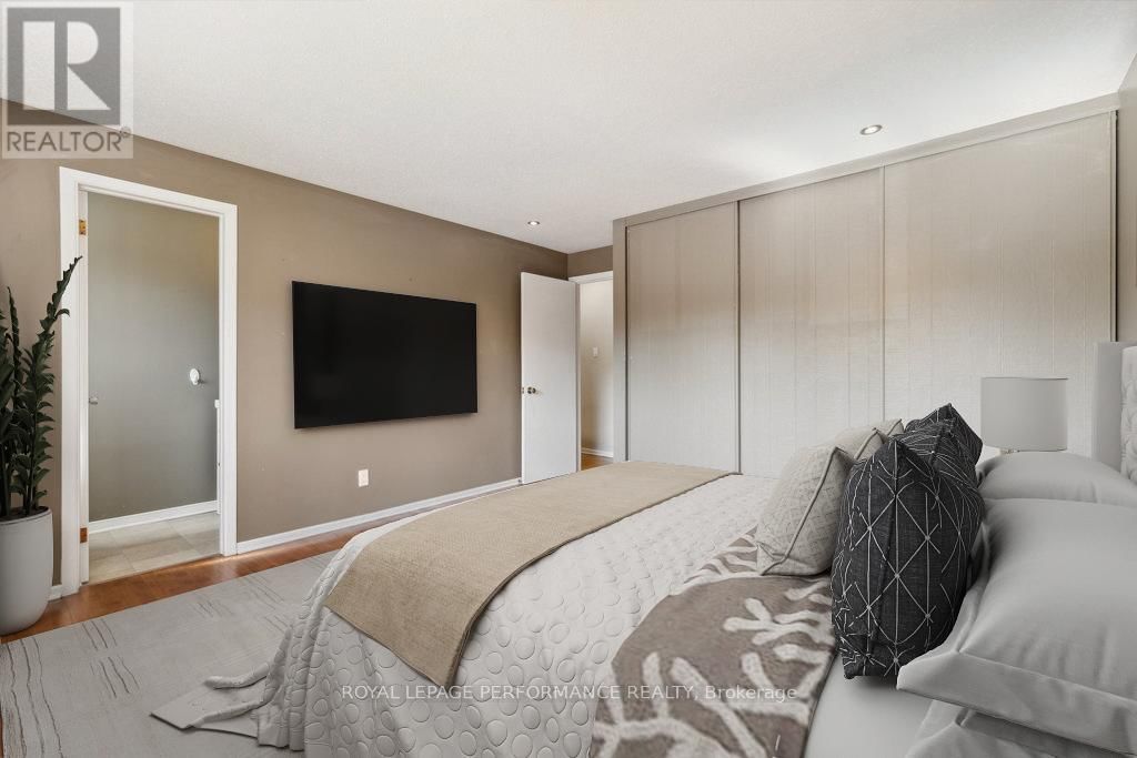 2045 DEERHURST COURT Image 32
