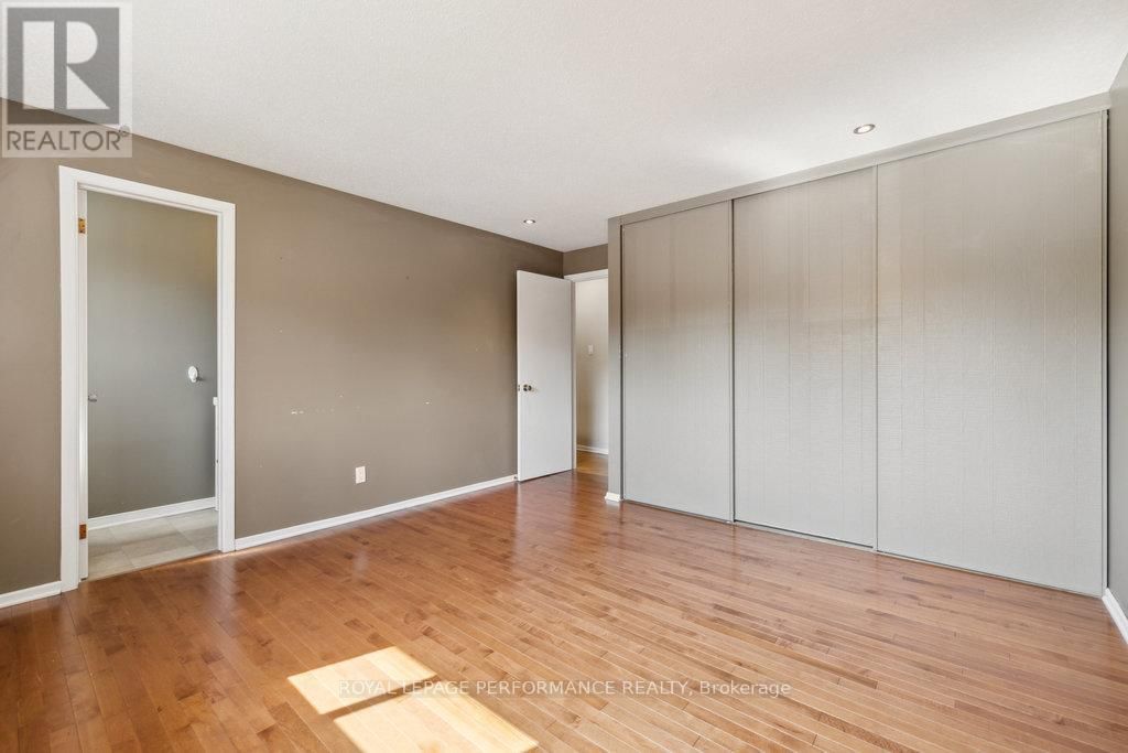 2045 DEERHURST COURT Image 33