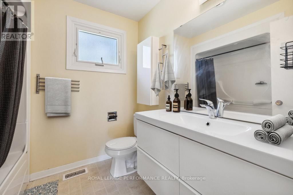 2045 DEERHURST COURT Image 41