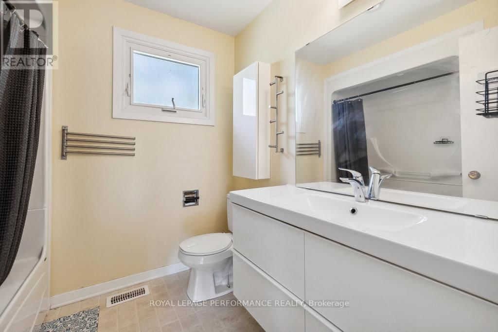 2045 DEERHURST COURT Image 42