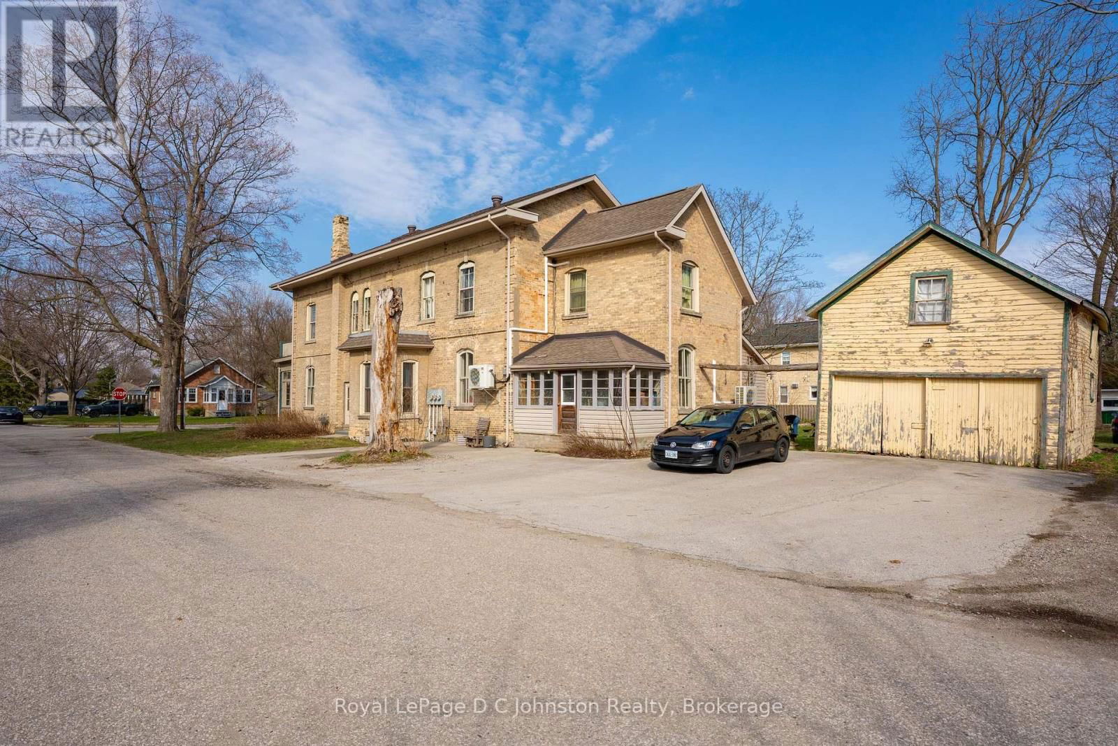 490 MILL STREET Image 13