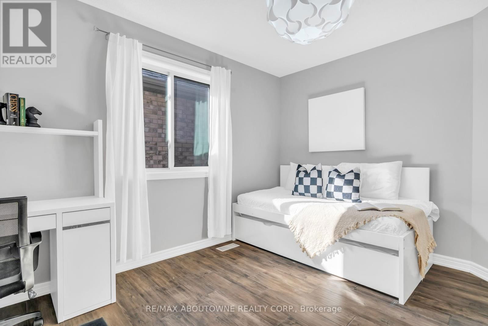 175 DALLAN DRIVE Image 23