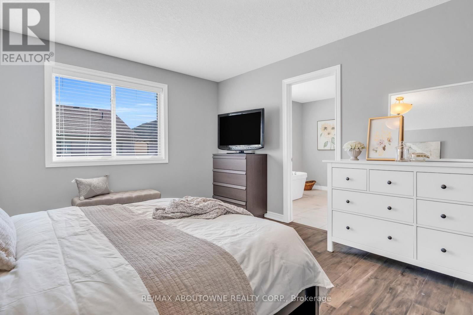 175 DALLAN DRIVE Image 26