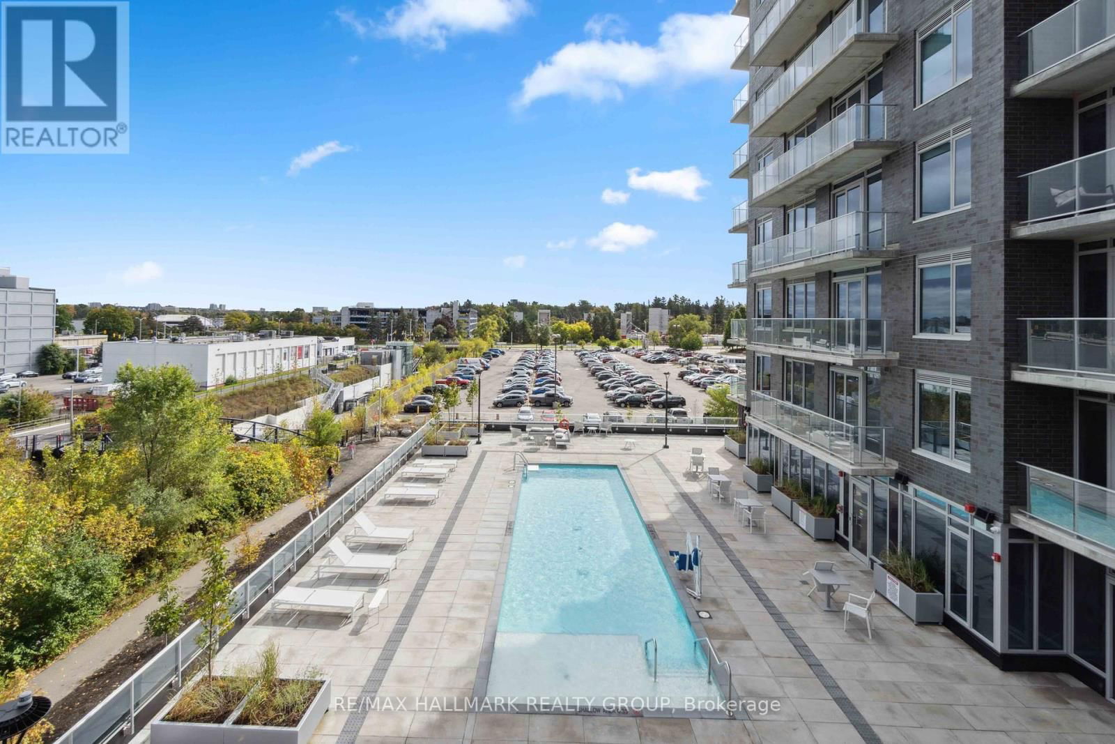 1602 - 111 CHAMPAGNE AVENUE Image 21