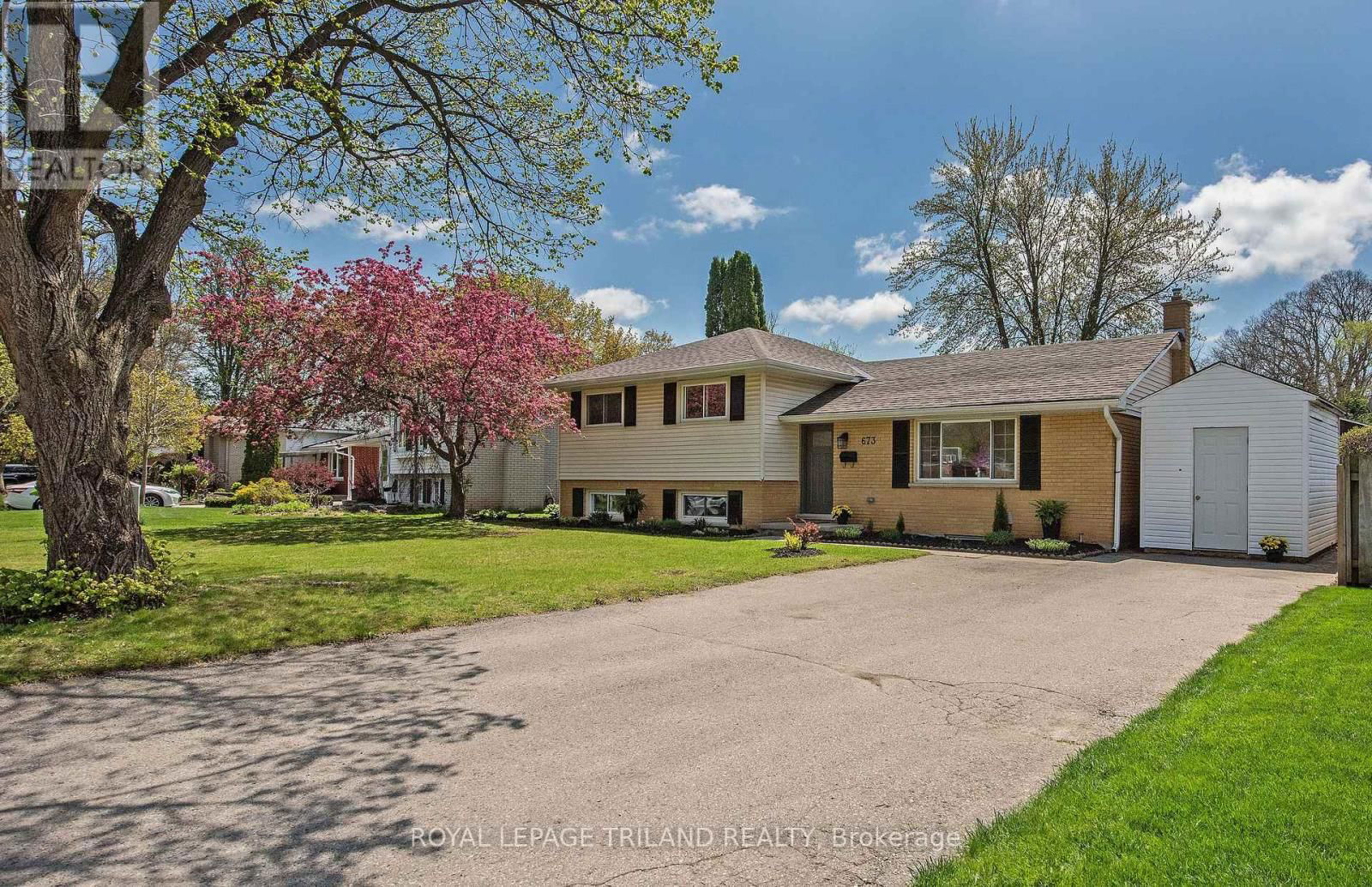 673 ALGOMA AVENUE Image 1
