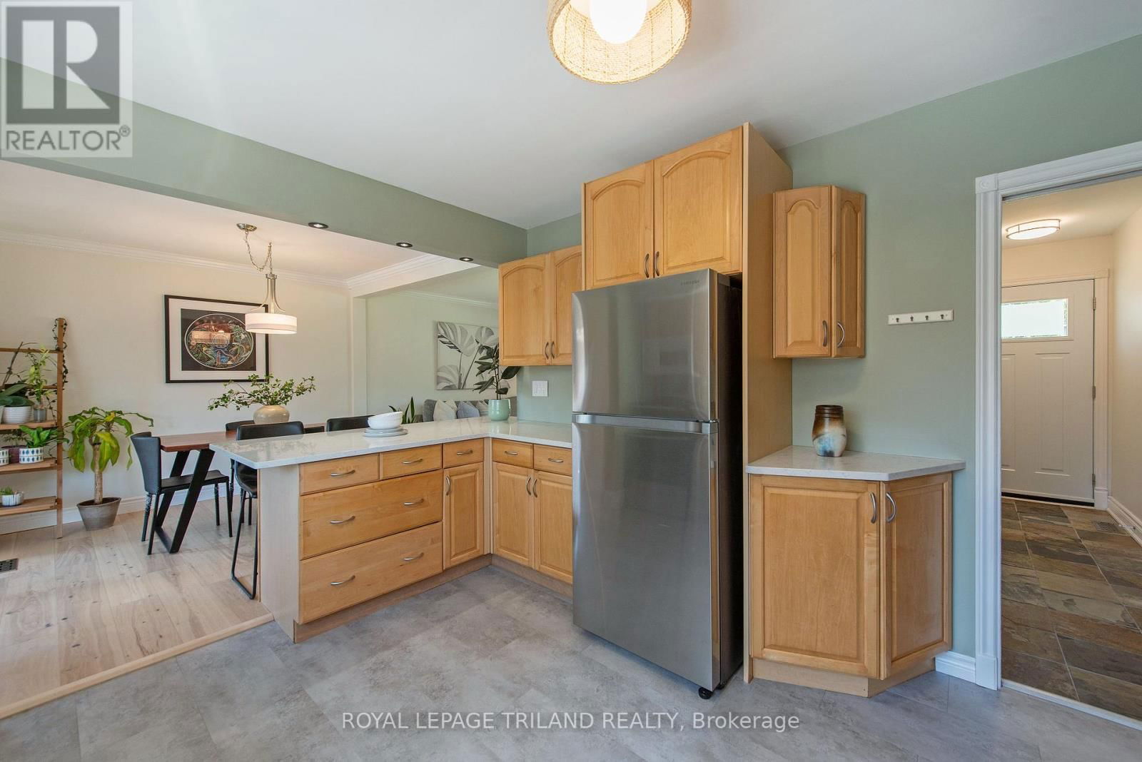 673 ALGOMA AVENUE Image 11