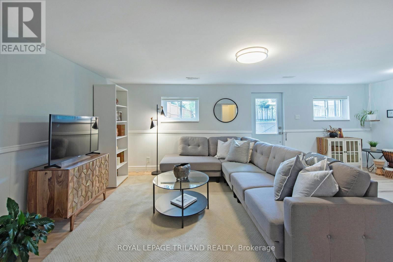 673 ALGOMA AVENUE Image 22