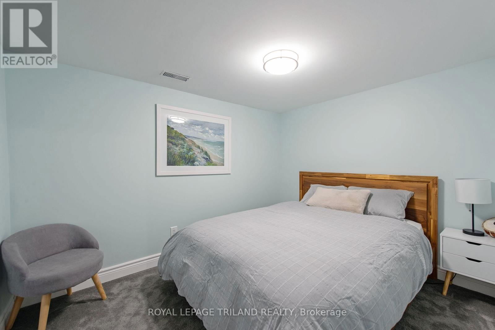 673 ALGOMA AVENUE Image 26