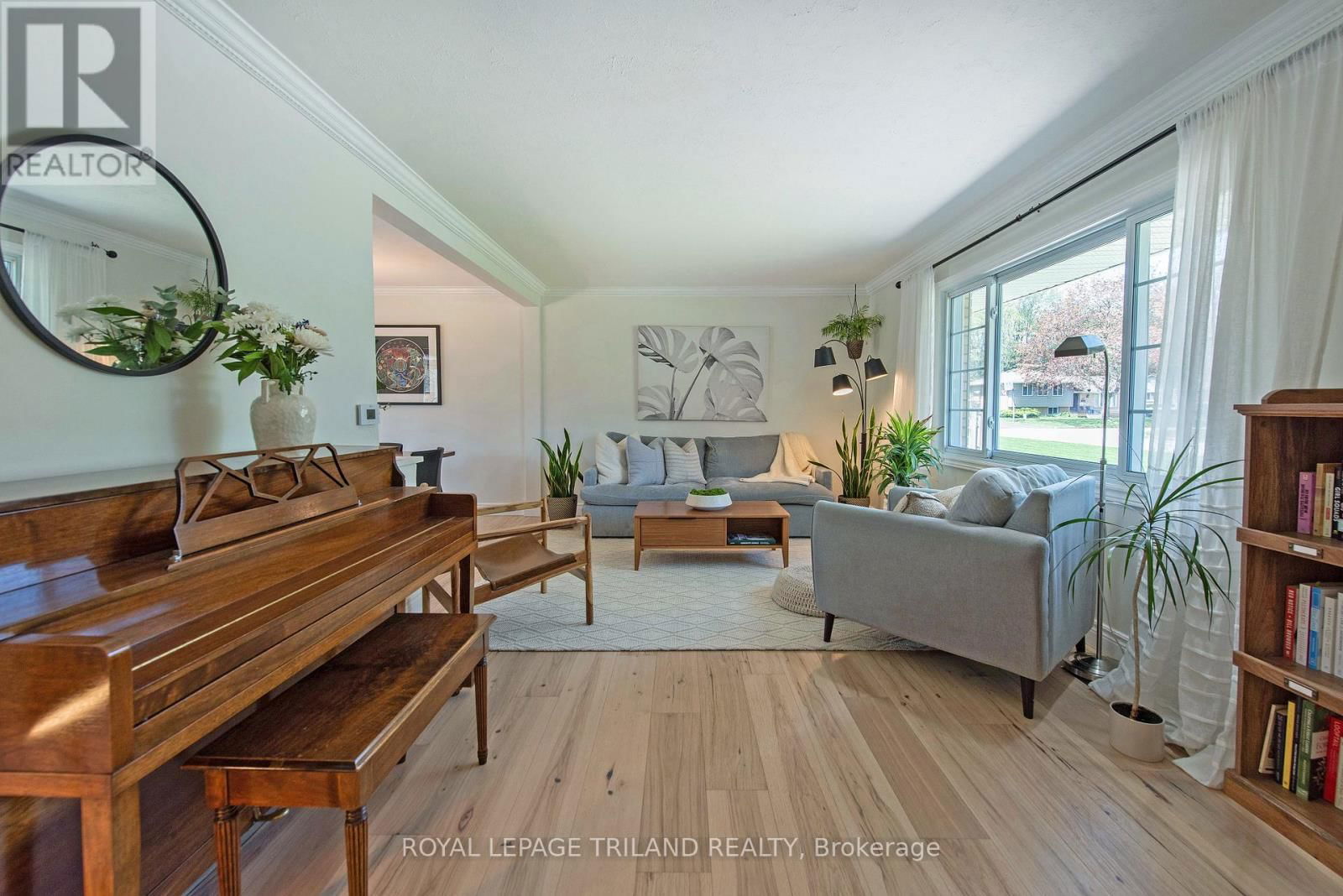 673 ALGOMA AVENUE Image 3