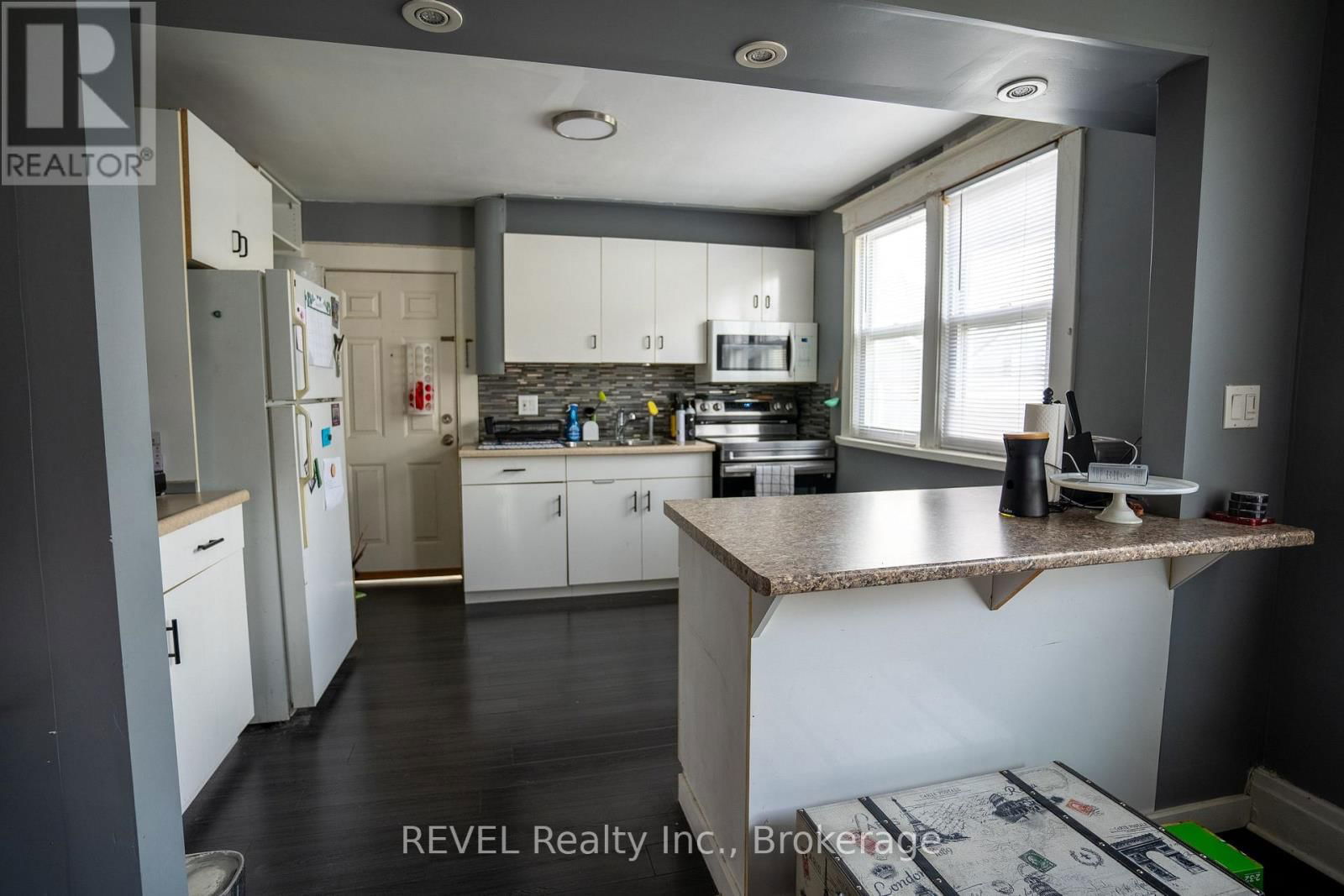 5685 TEMPERANCE AVENUE Image 6