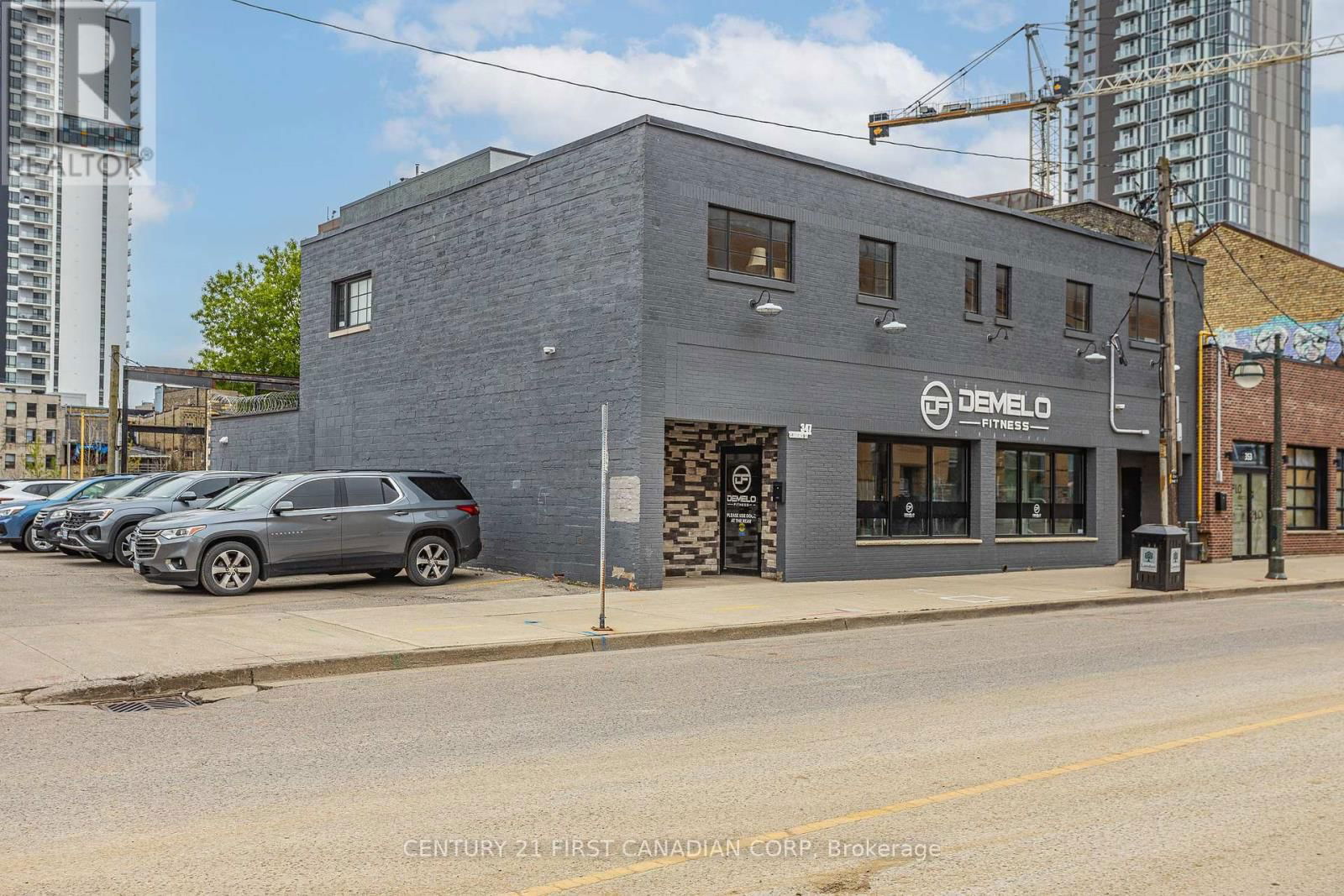 347 CLARENCE STREET Image 3