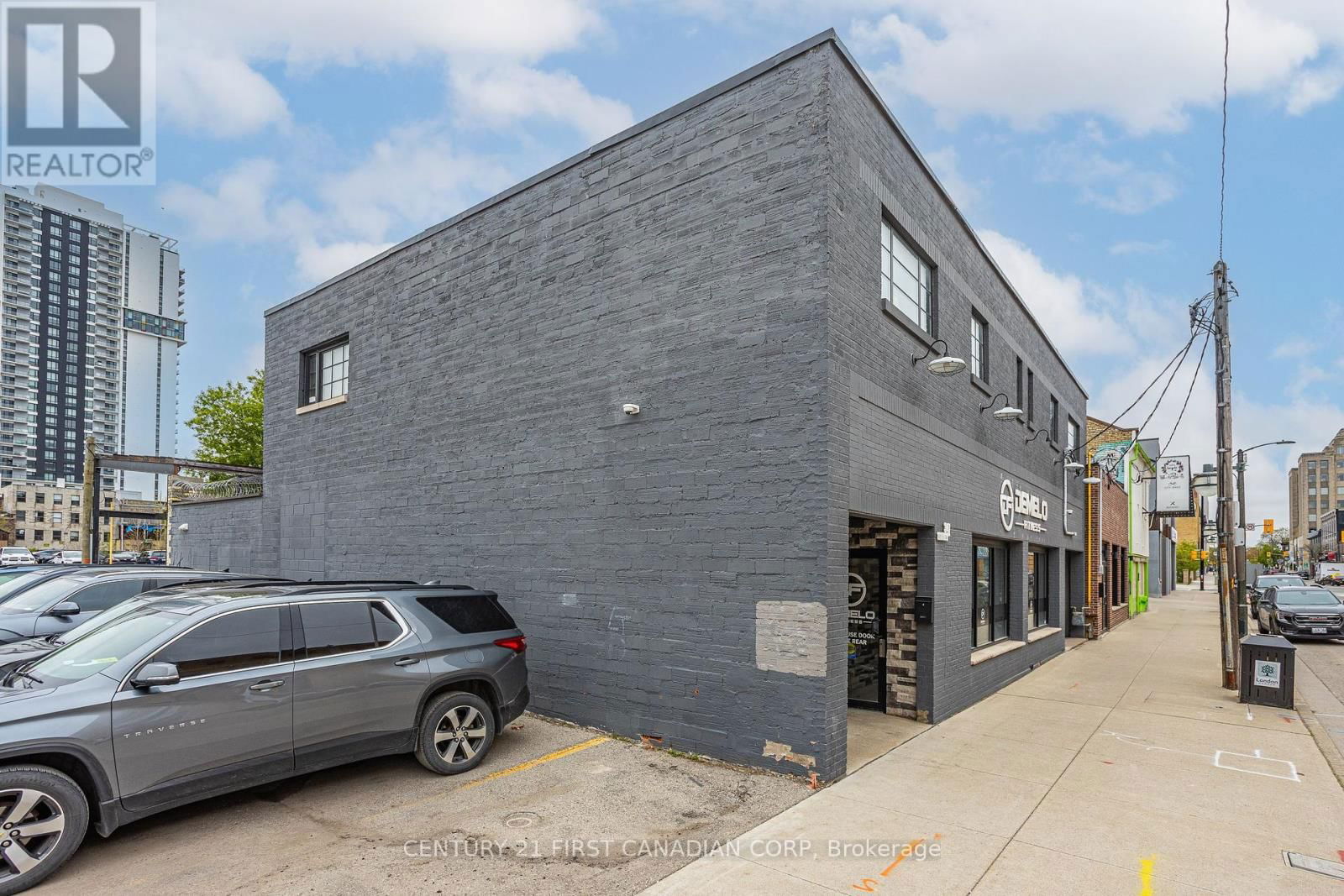 347 CLARENCE STREET Image 4