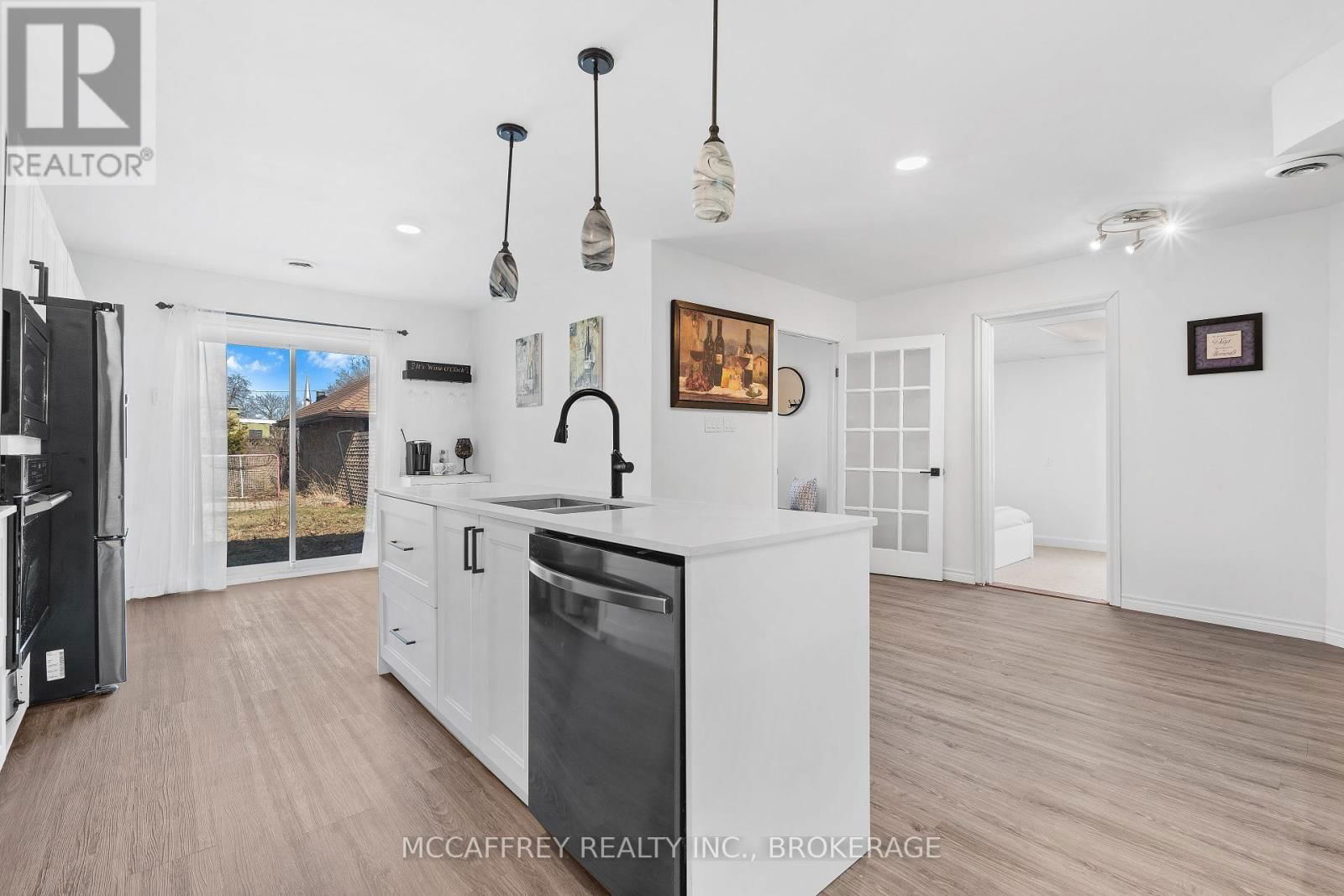 137 THOMAS STREET Image 13