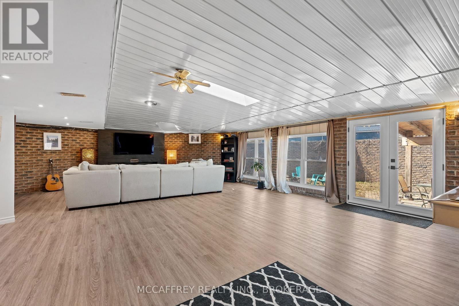 137 THOMAS STREET Image 23