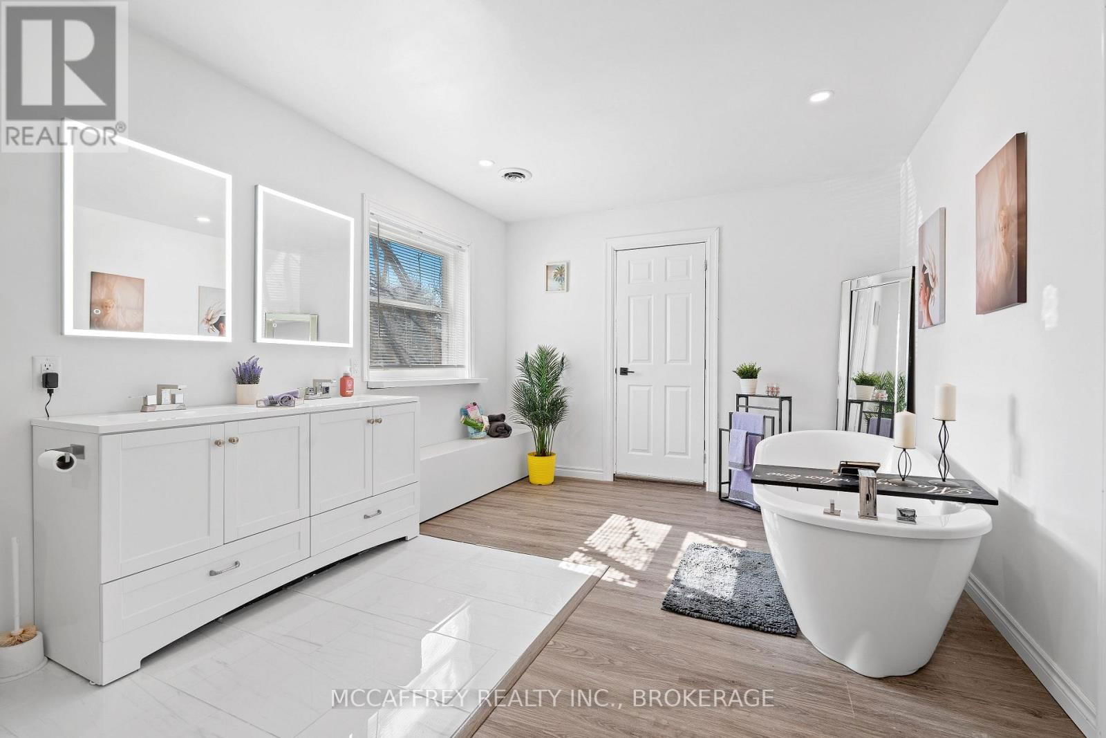 137 THOMAS STREET Image 29