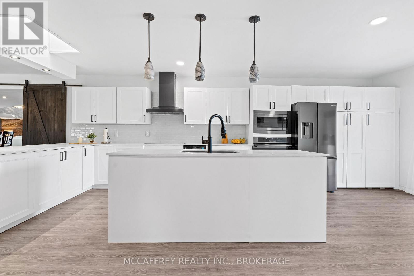 137 THOMAS STREET Image 8