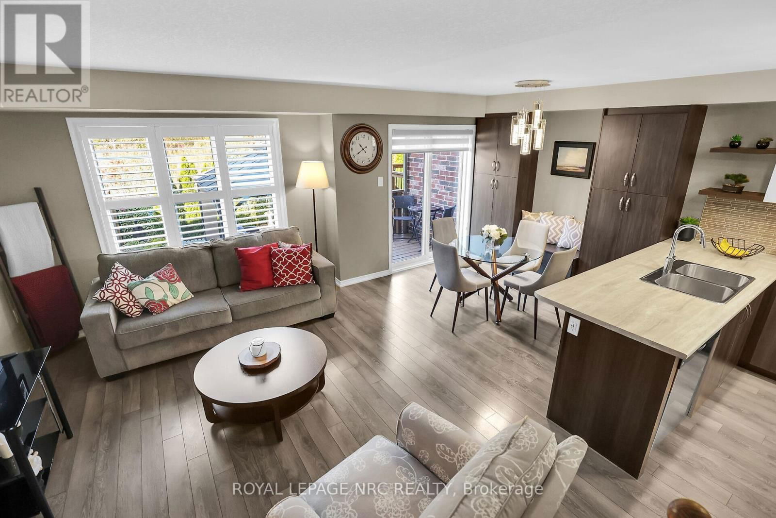 8681 DOGWOOD CRESCENT Image 13