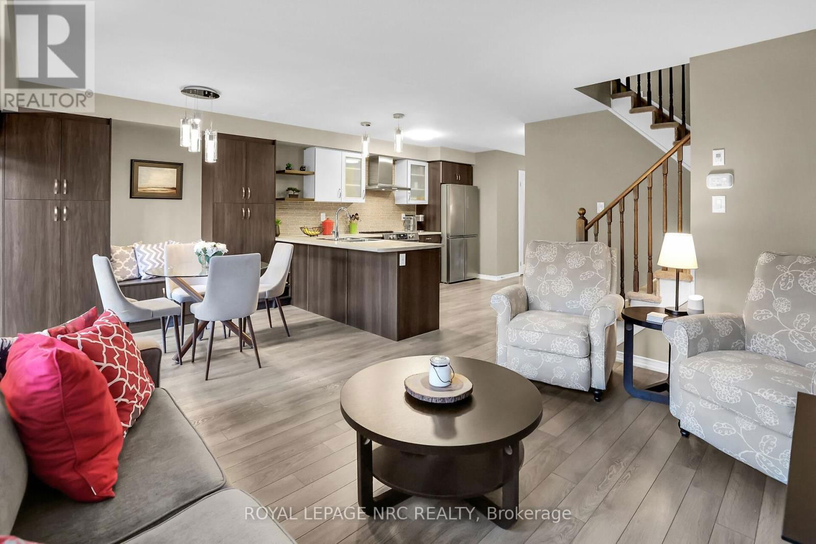 8681 DOGWOOD CRESCENT Image 14