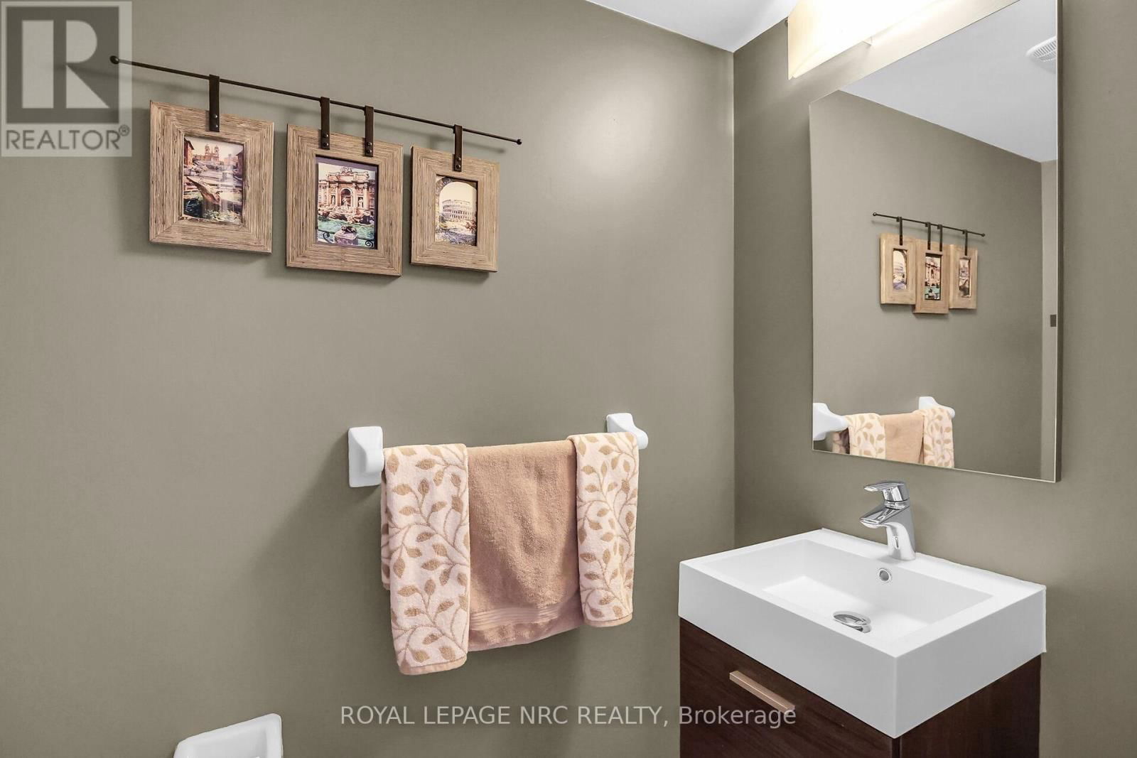 8681 DOGWOOD CRESCENT Image 16