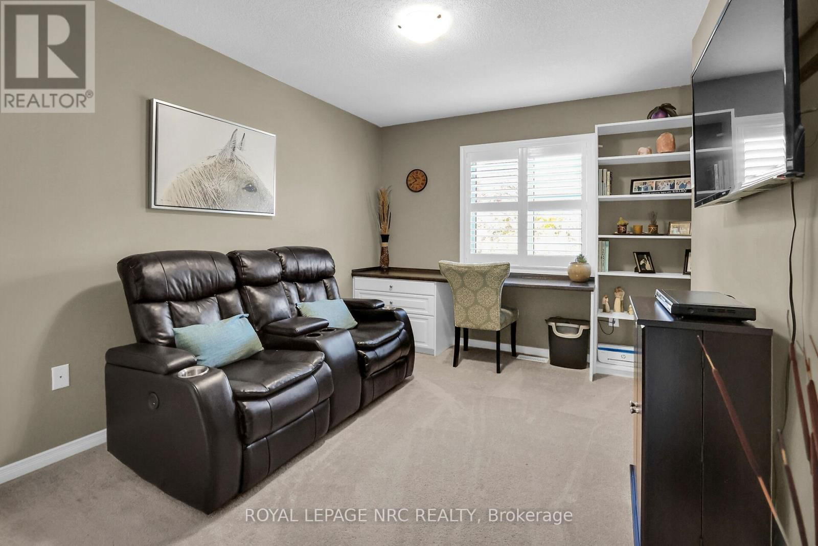 8681 DOGWOOD CRESCENT Image 21