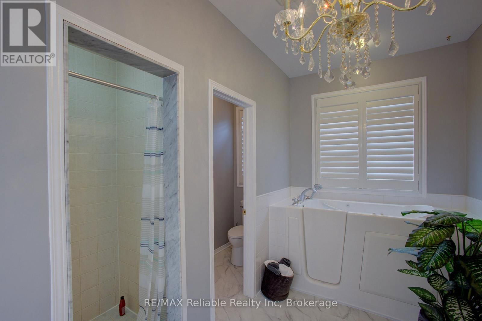 16 STORNOWAY CRESCENT Image 11