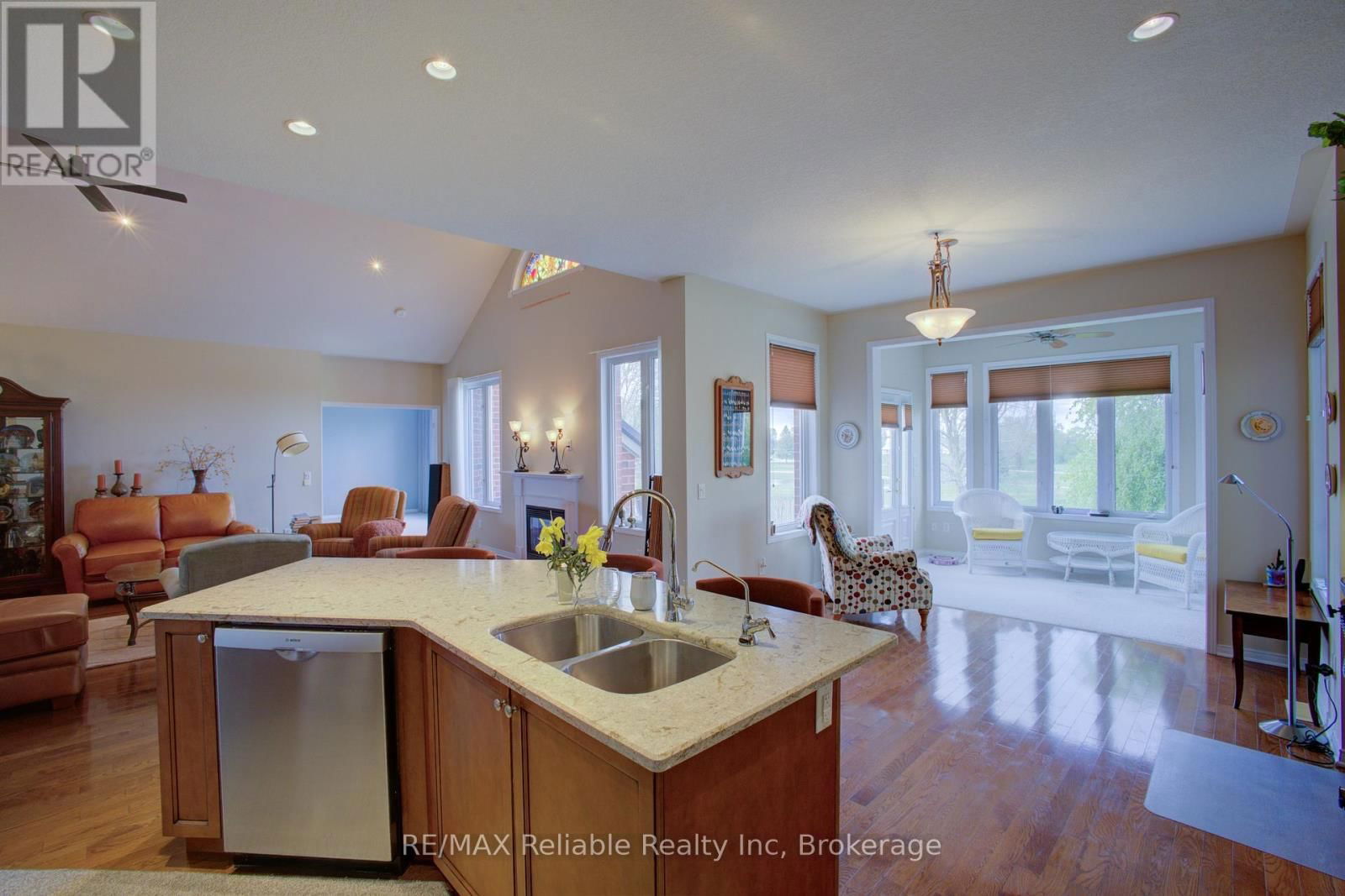 16 STORNOWAY CRESCENT Image 14