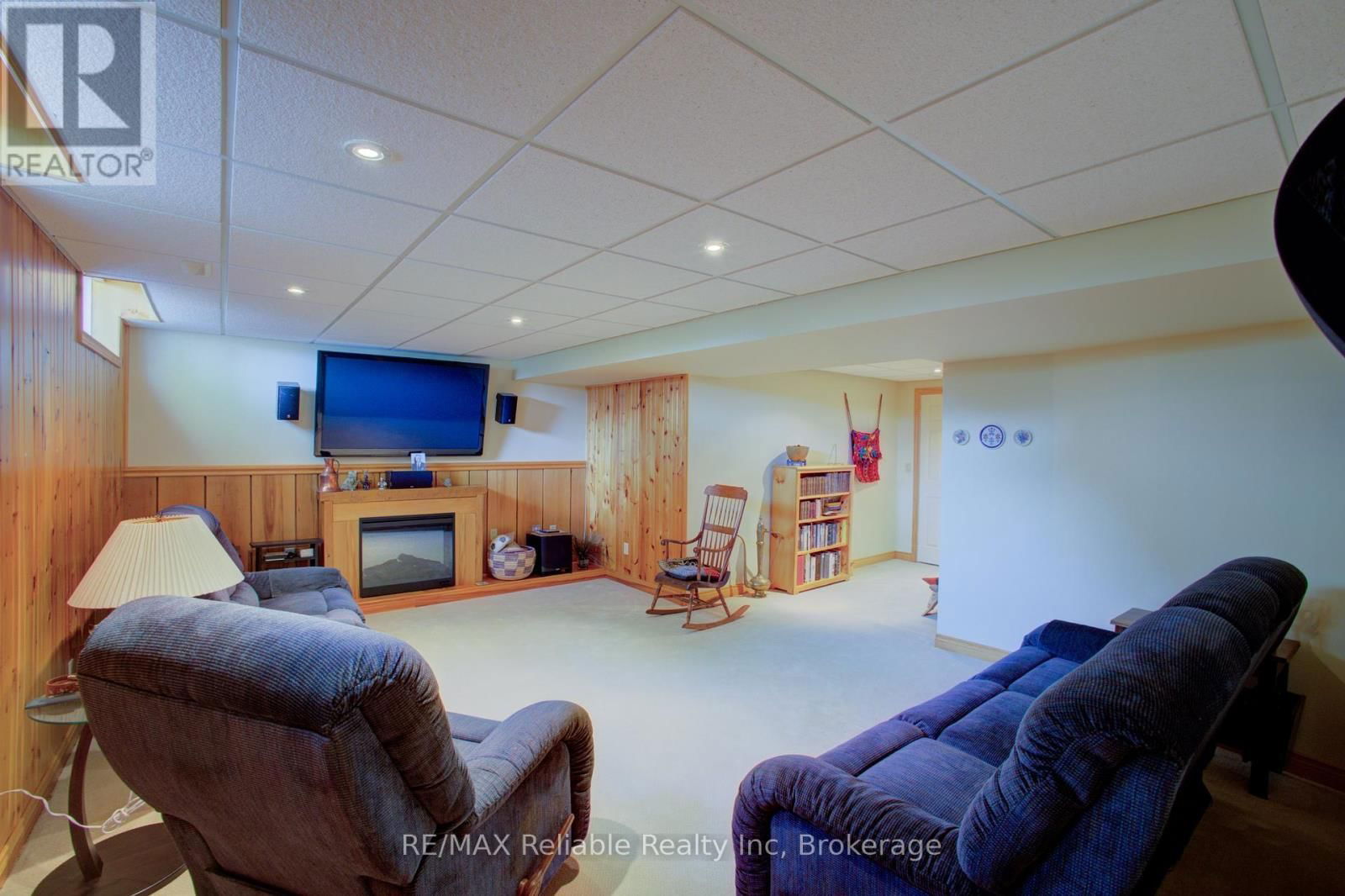 16 STORNOWAY CRESCENT Image 25